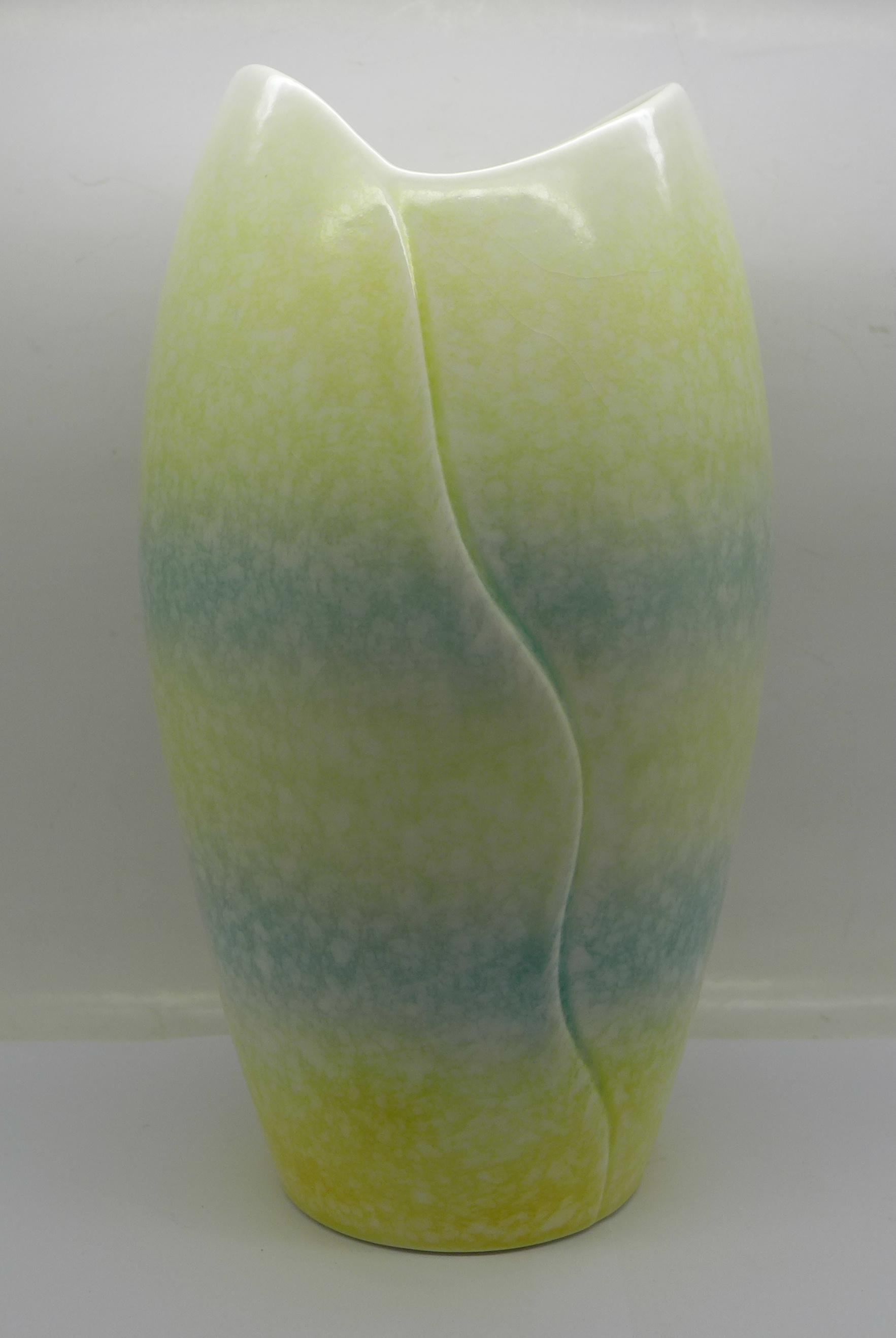 A Sylvac vase, 25.5cm - Image 2 of 6