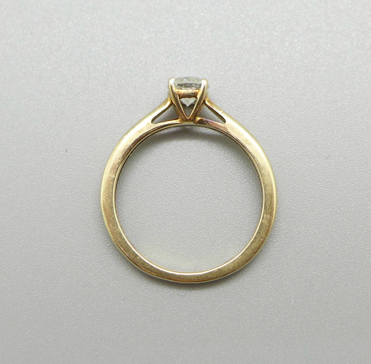A 9ct gold and diamond solitaire ring, 2g, L - Image 5 of 6