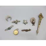 Vintage brooches, etc., some a/f