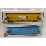 Two Bachmann HO gauge rolling stock, 2x Centre Flow Hoppers, boxed