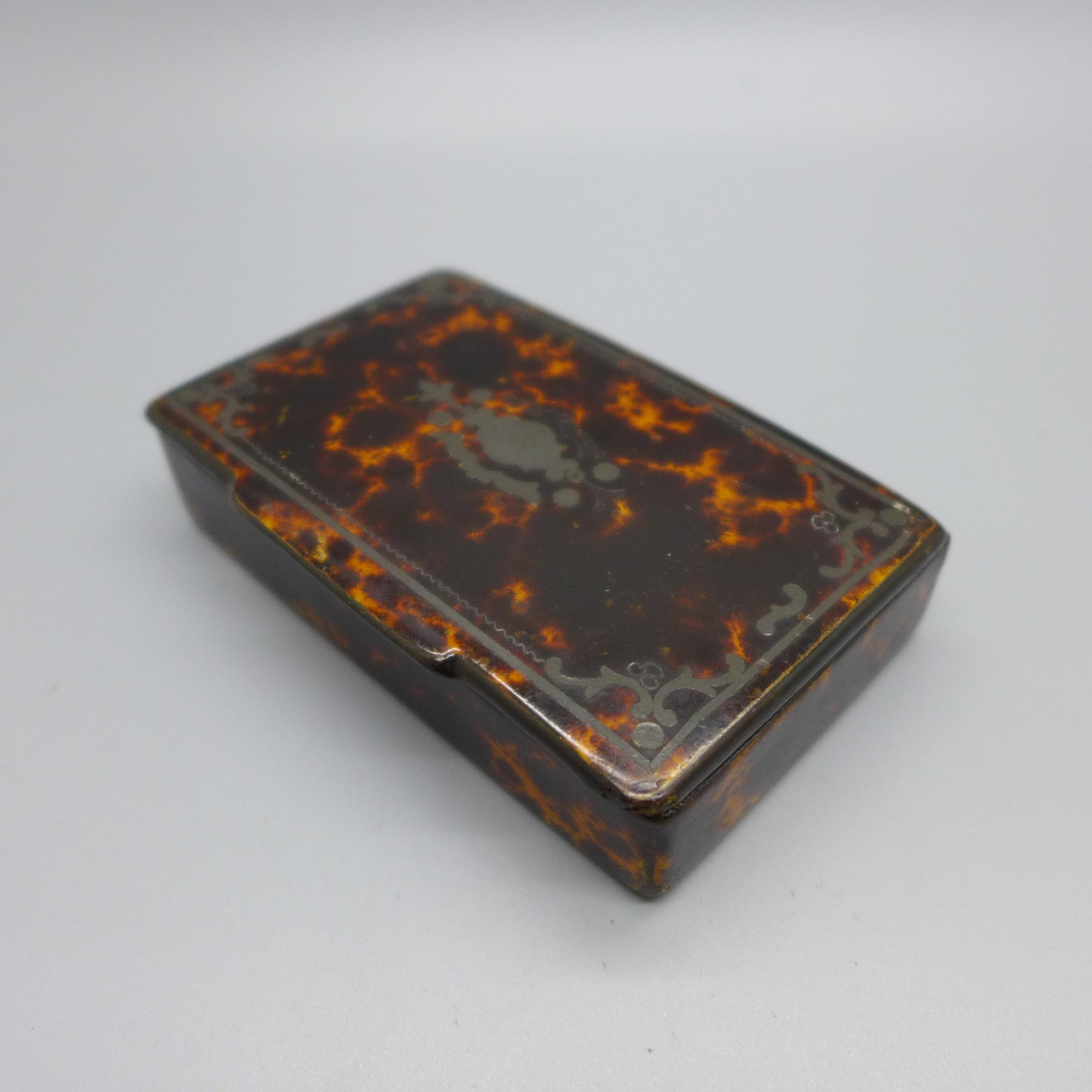 A 19th Century papier-mache and faux tortoiseshell snuff box - Bild 4 aus 10