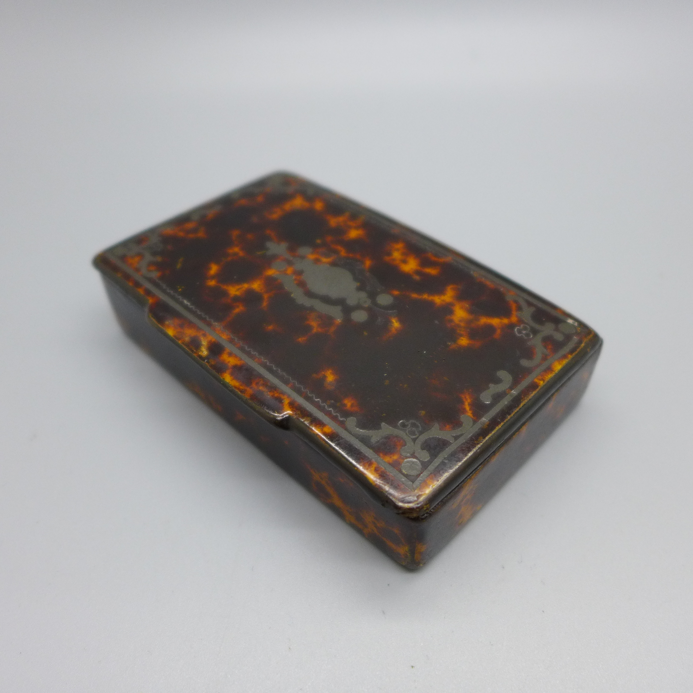 A 19th Century papier-mache and faux tortoiseshell snuff box - Bild 3 aus 10