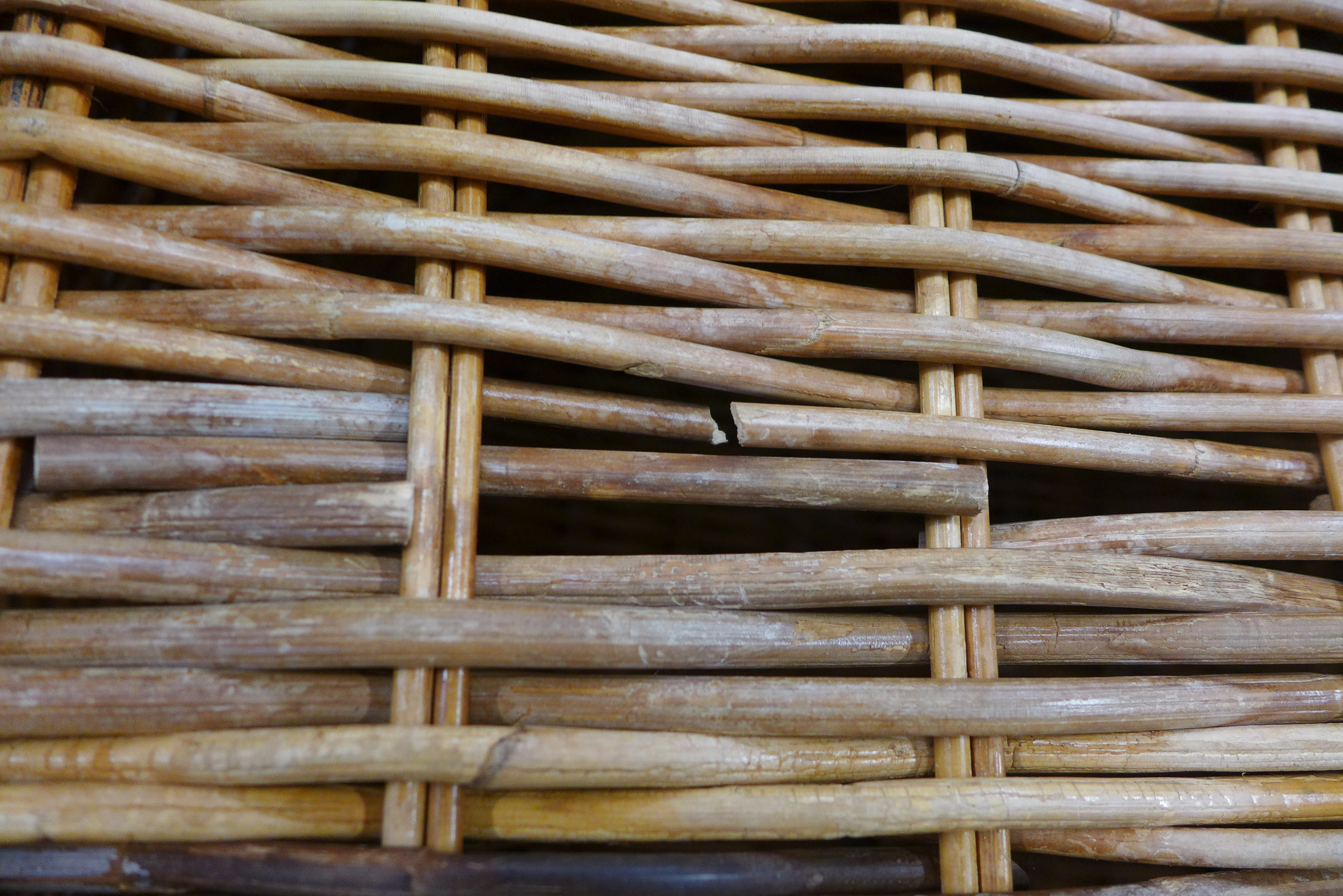 A large wicker basket - Bild 2 aus 2