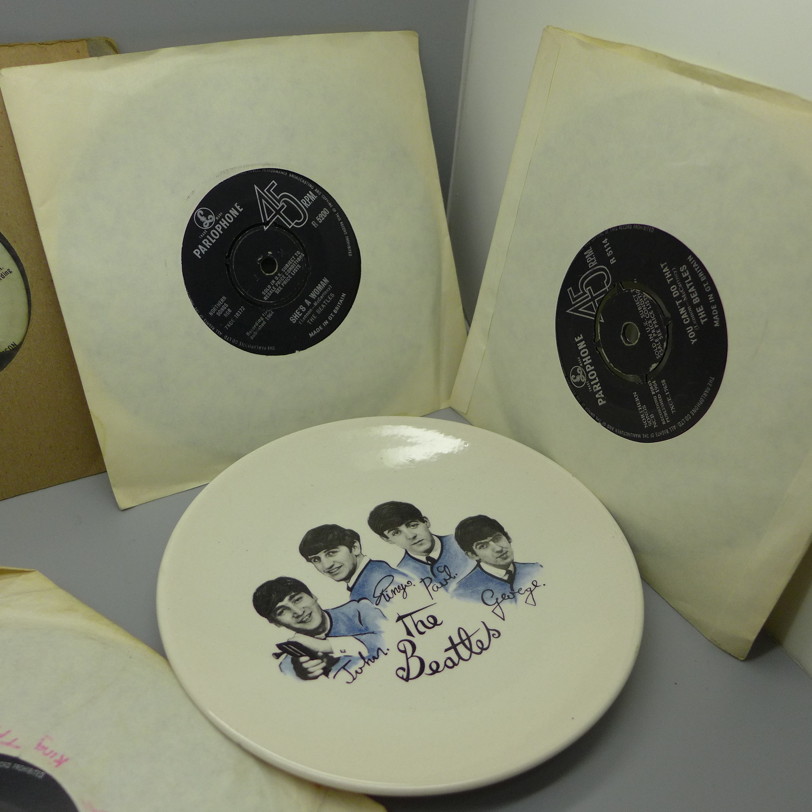 Seventeen The Beatles and solo 7" singles and a Beatles plate - Image 3 of 6