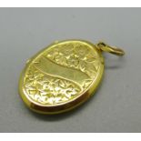 A 9ct gold locket, 2.7g, 17mm wide