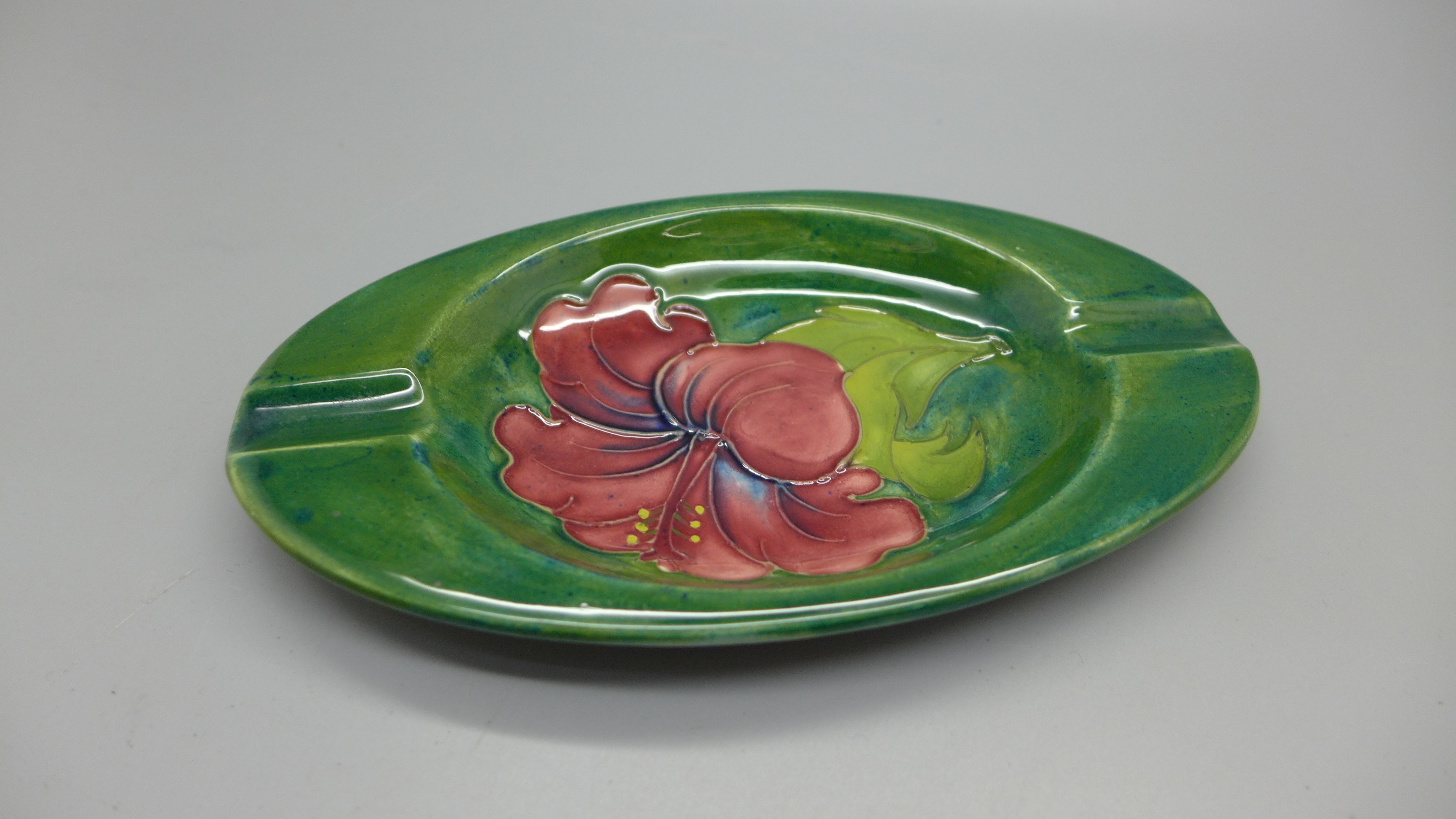 A Moorcroft ashtray - Image 3 of 3