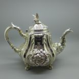 A Walker & Hall silver teapot in the rococo style, Sheffield 1898, 766g