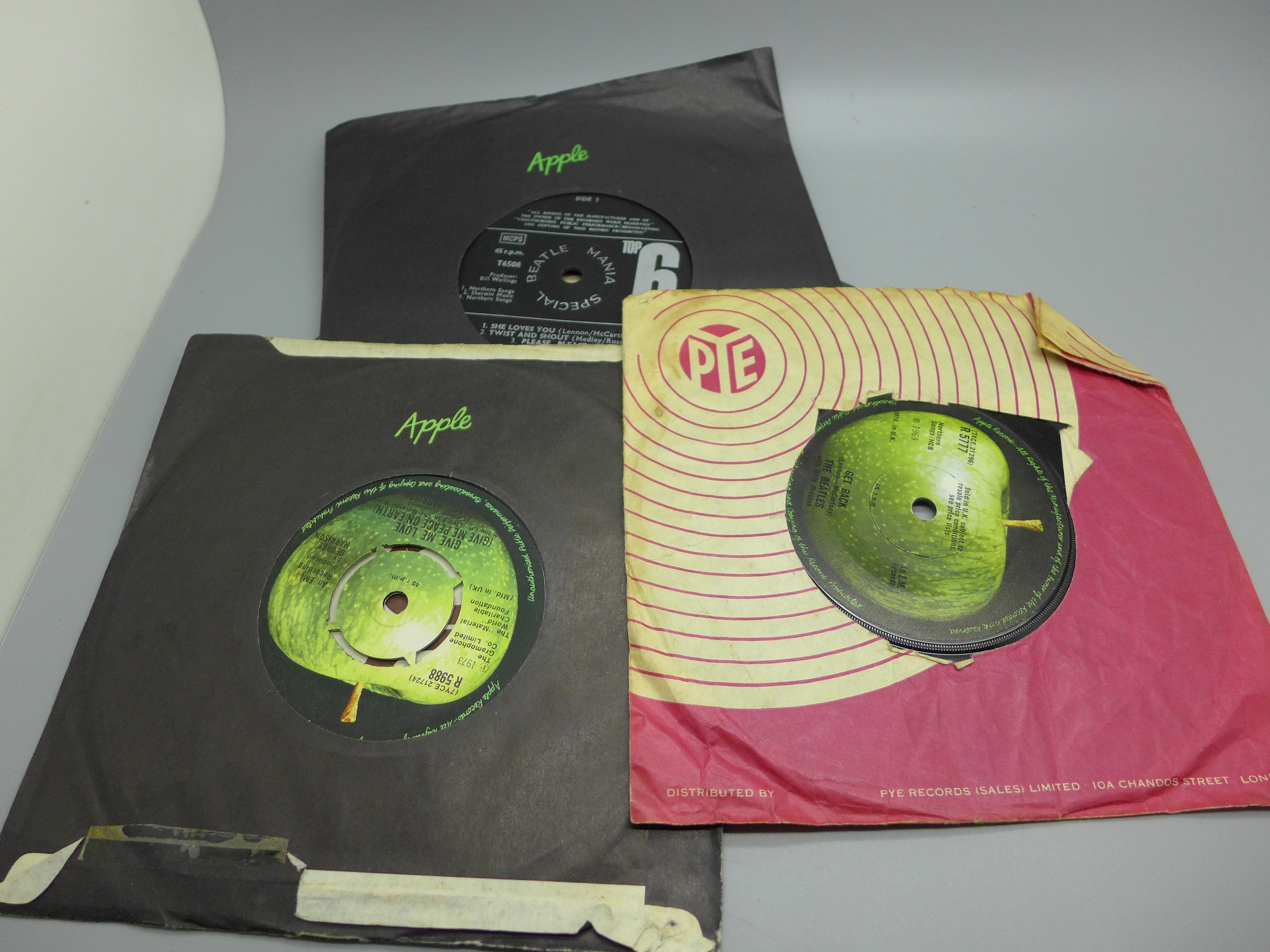 Seventeen The Beatles and solo 7" singles and a Beatles plate - Image 6 of 6