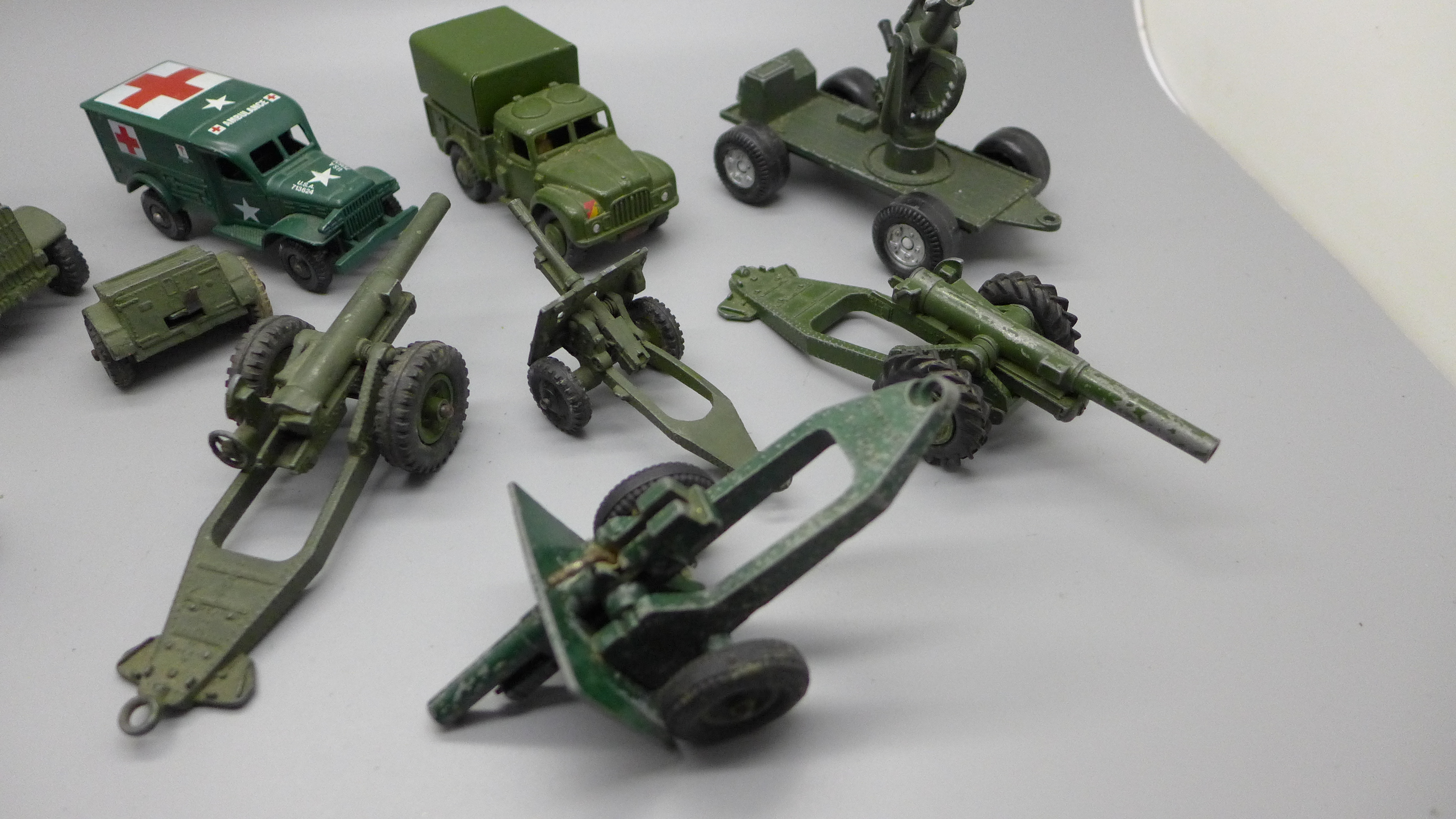 A collection of Dinky Toys die-cast Field Guns and other military vehicles - Image 3 of 6
