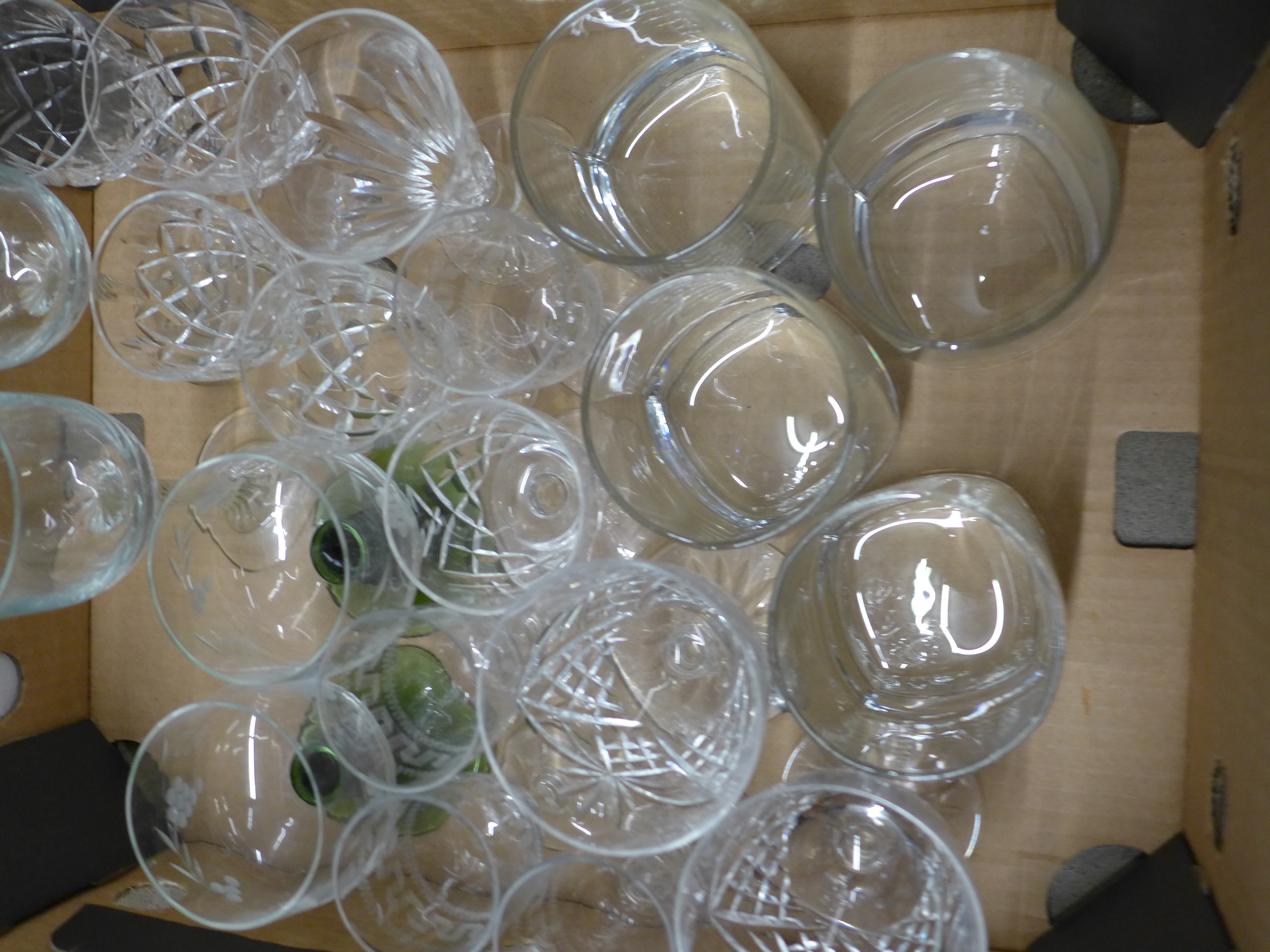 Cut glass and crystal drinking glasses, wines, tumblers, sherry and others **PLEASE NOTE THIS LOT IS - Bild 2 aus 4