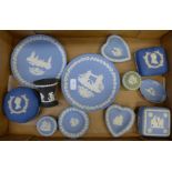 A collection of thirteen Wedgwood Jasperware dishes, plates and boxes