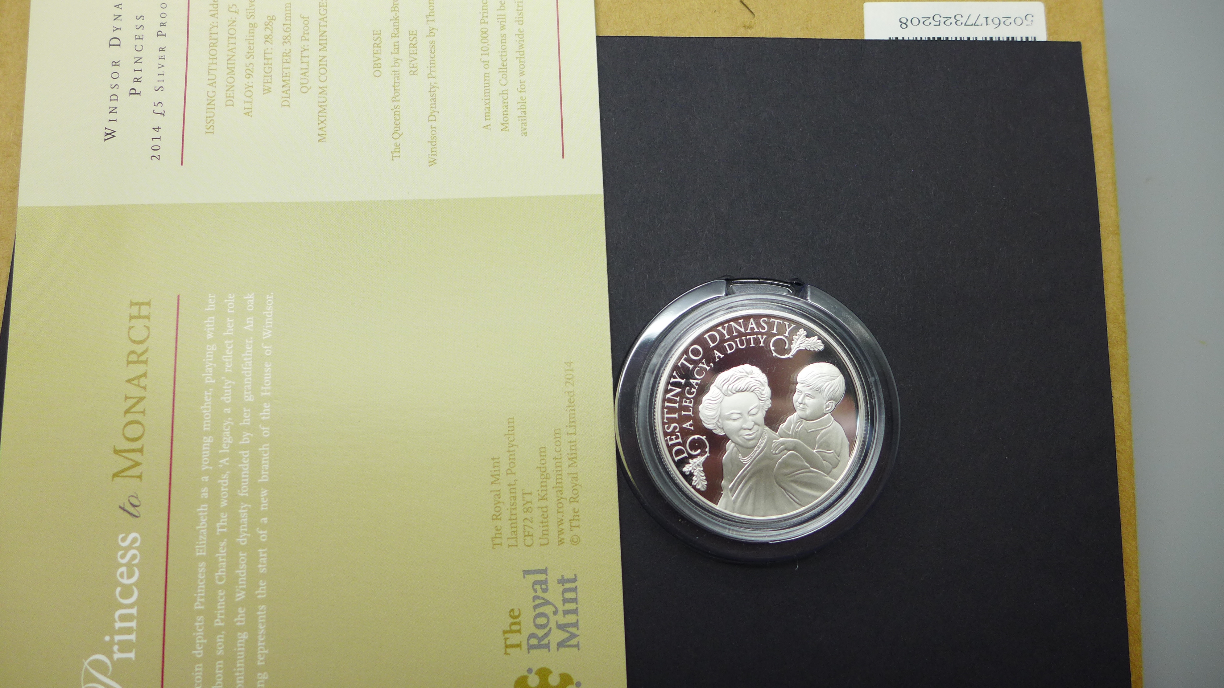 The Royal Mint, Windsor Dynasty Princess 2014 £5 Silver Proof Coin and The Queen's Diamond - Bild 3 aus 3