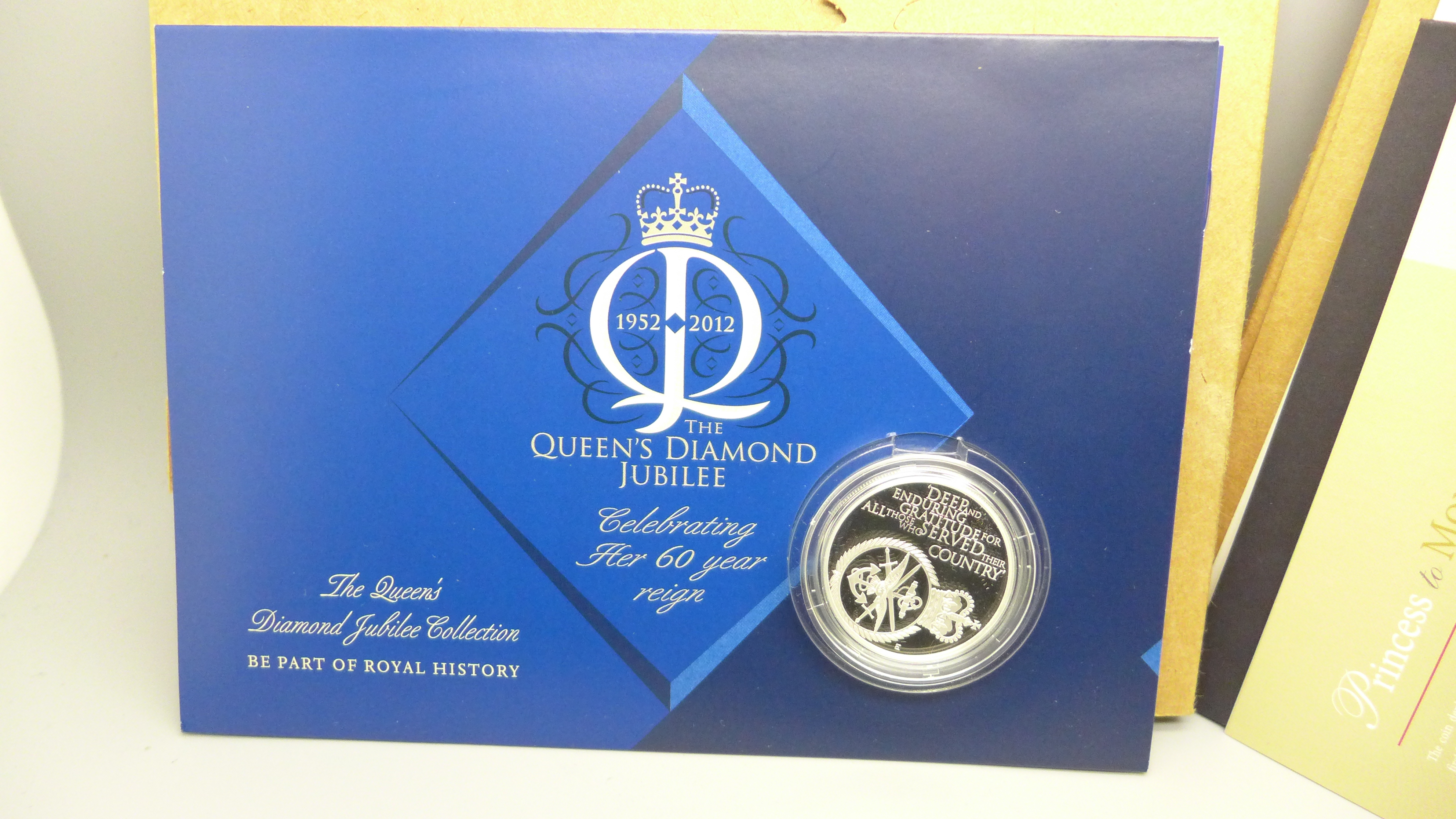 The Royal Mint, Windsor Dynasty Princess 2014 £5 Silver Proof Coin and The Queen's Diamond - Bild 2 aus 3