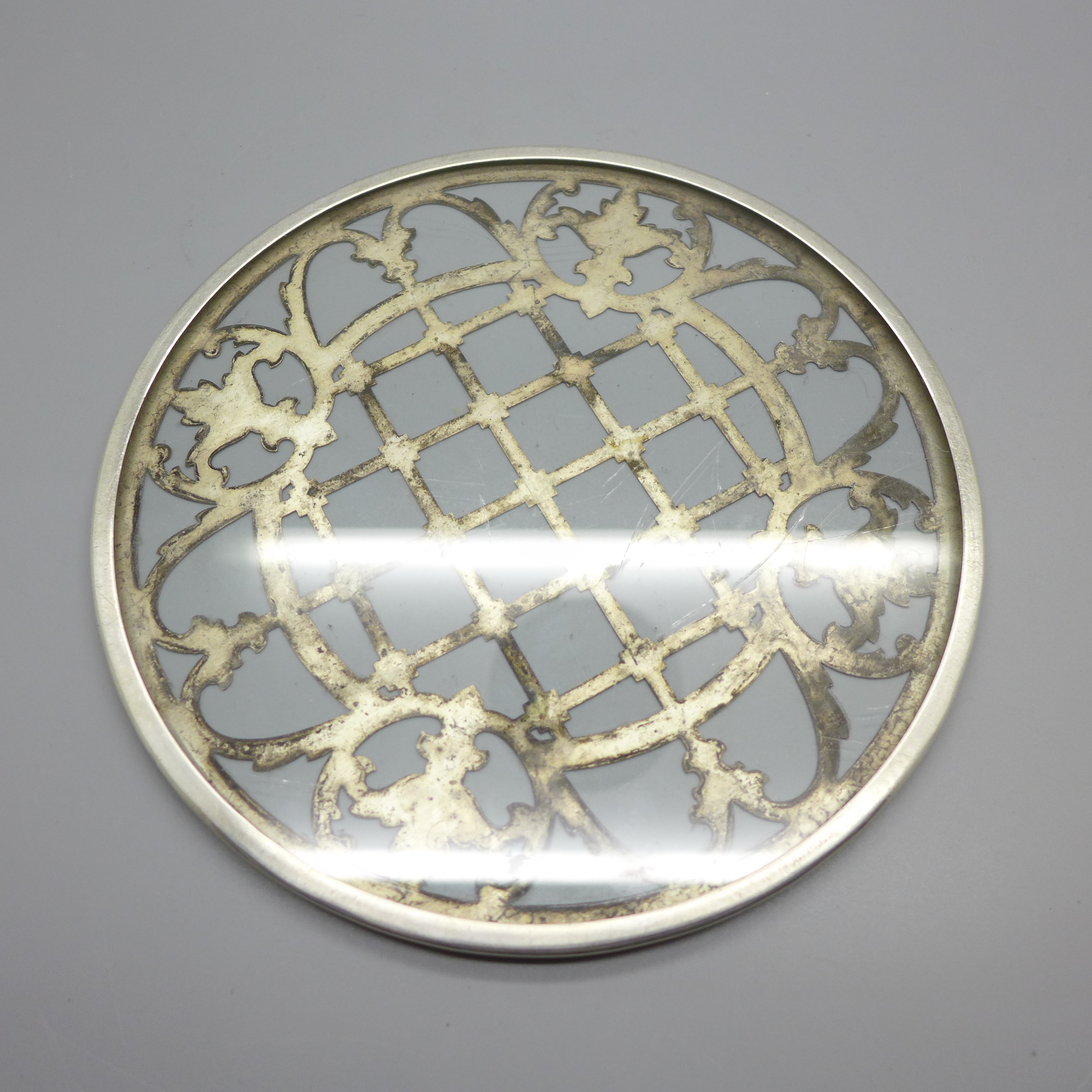 A sterling silver and glass trivet/stand, diameter 175mm - Image 2 of 3