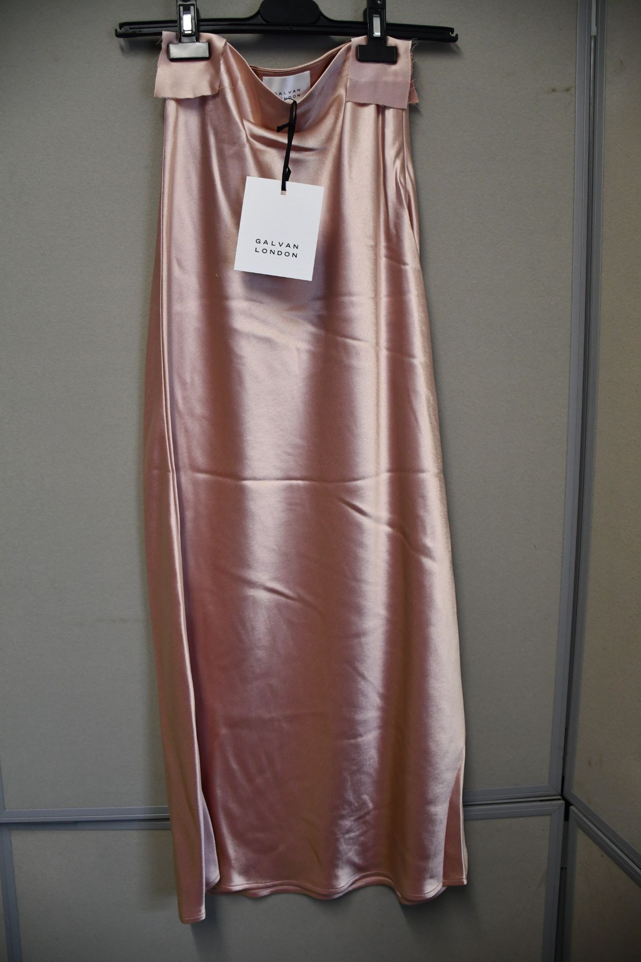 One as new Galvan London Satin Valletta rose nude skirt size 36 (120SGSK400002RN).