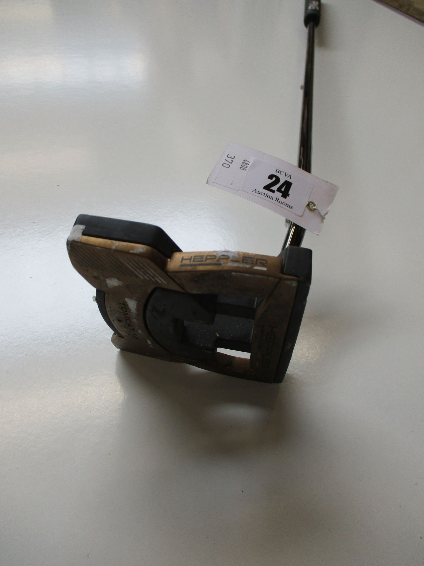 A pre-owned Ping Heppler Tomcat 14 right-handed golf putter.