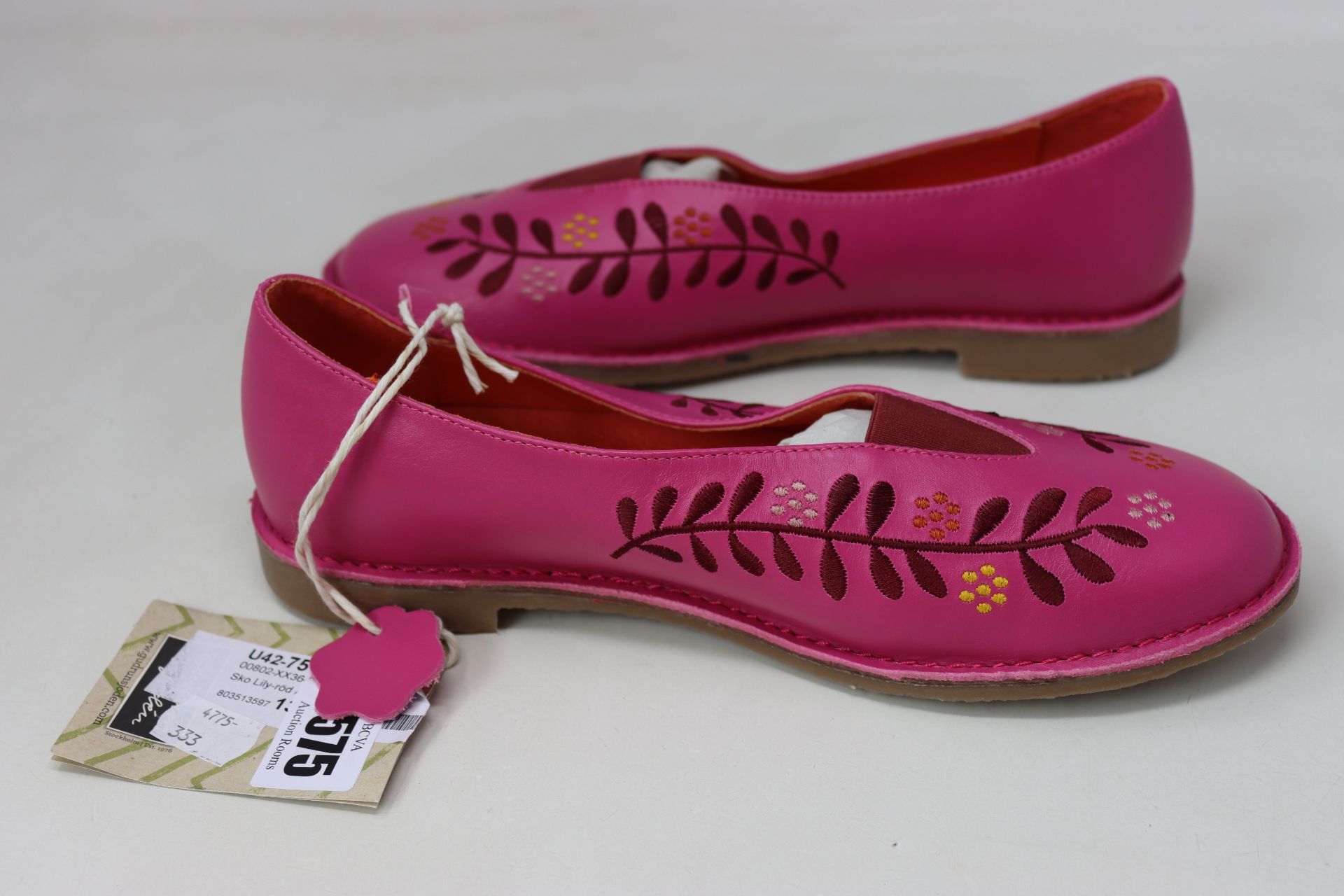 A pair of as new Gudrun Sjoden Lily shoes in rose (EU 38 - RRP £129).