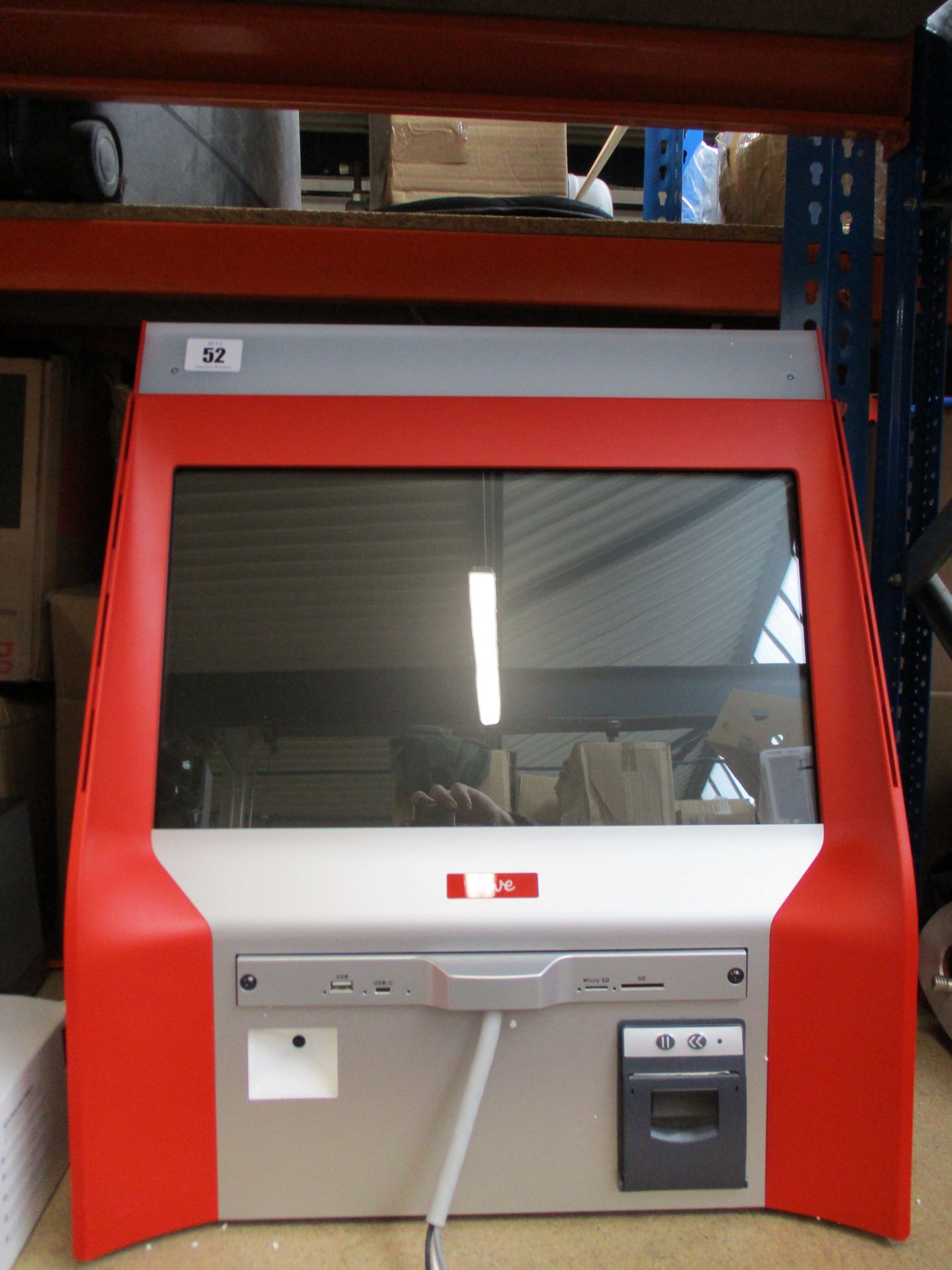 A Cewe photo selection computer with Hertz operating system WXL2PAY (Printer not include).