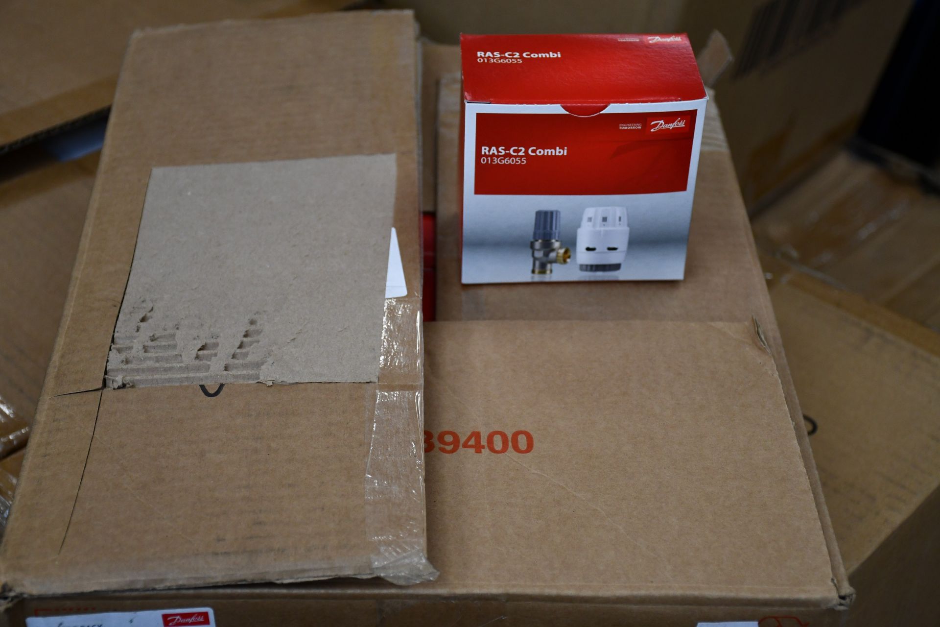 Twenty boxed as new Danfoss RAS-C2 Combi Angled 10mm Valves (013G6055).