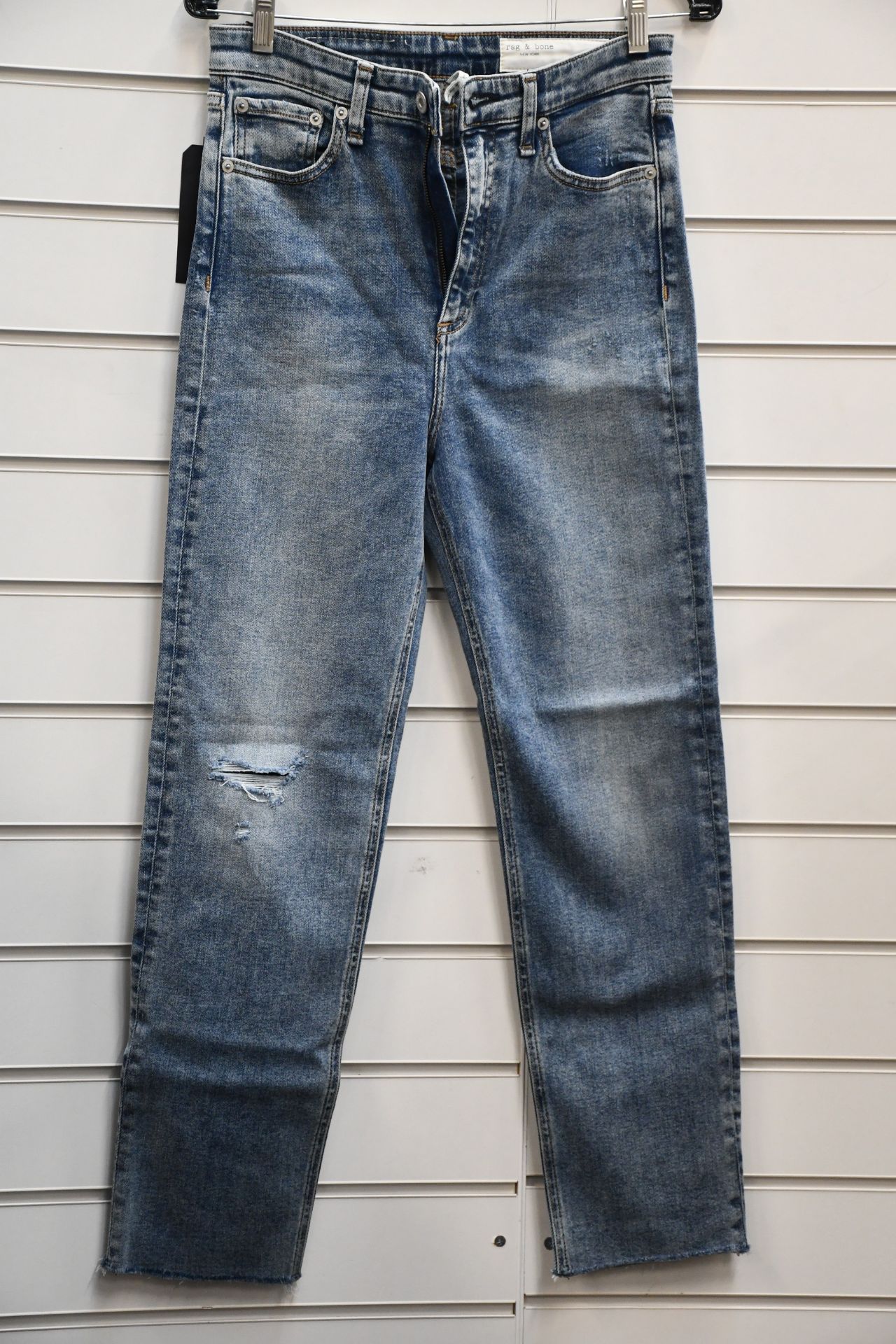 One as new Rag & Bone high waist jeans, size 28 (WDD20S2647CLAR 0-ARCTIC).