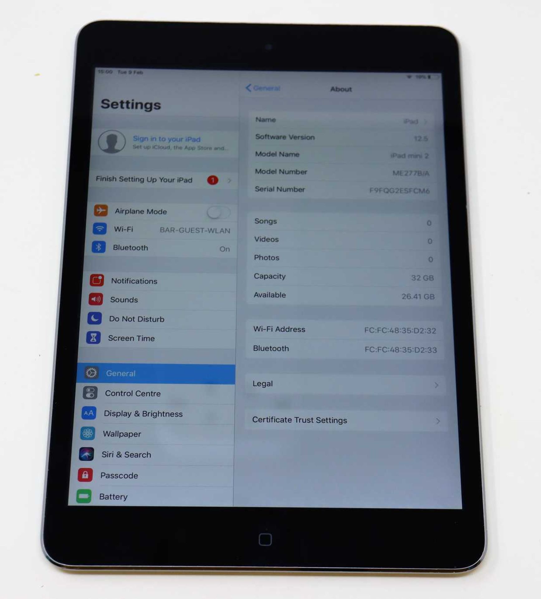 A pre-owned Apple iPad mini 2 (Retina/2nd Gen, Wi-Fi Only) A1489 32GB in Space Grey (iCloud - Image 2 of 10