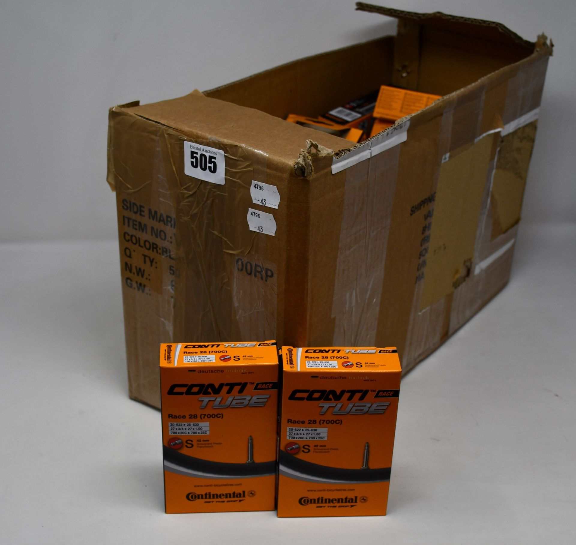 Thirty boxed as new Continental Conti Race Tubes (Race 28).