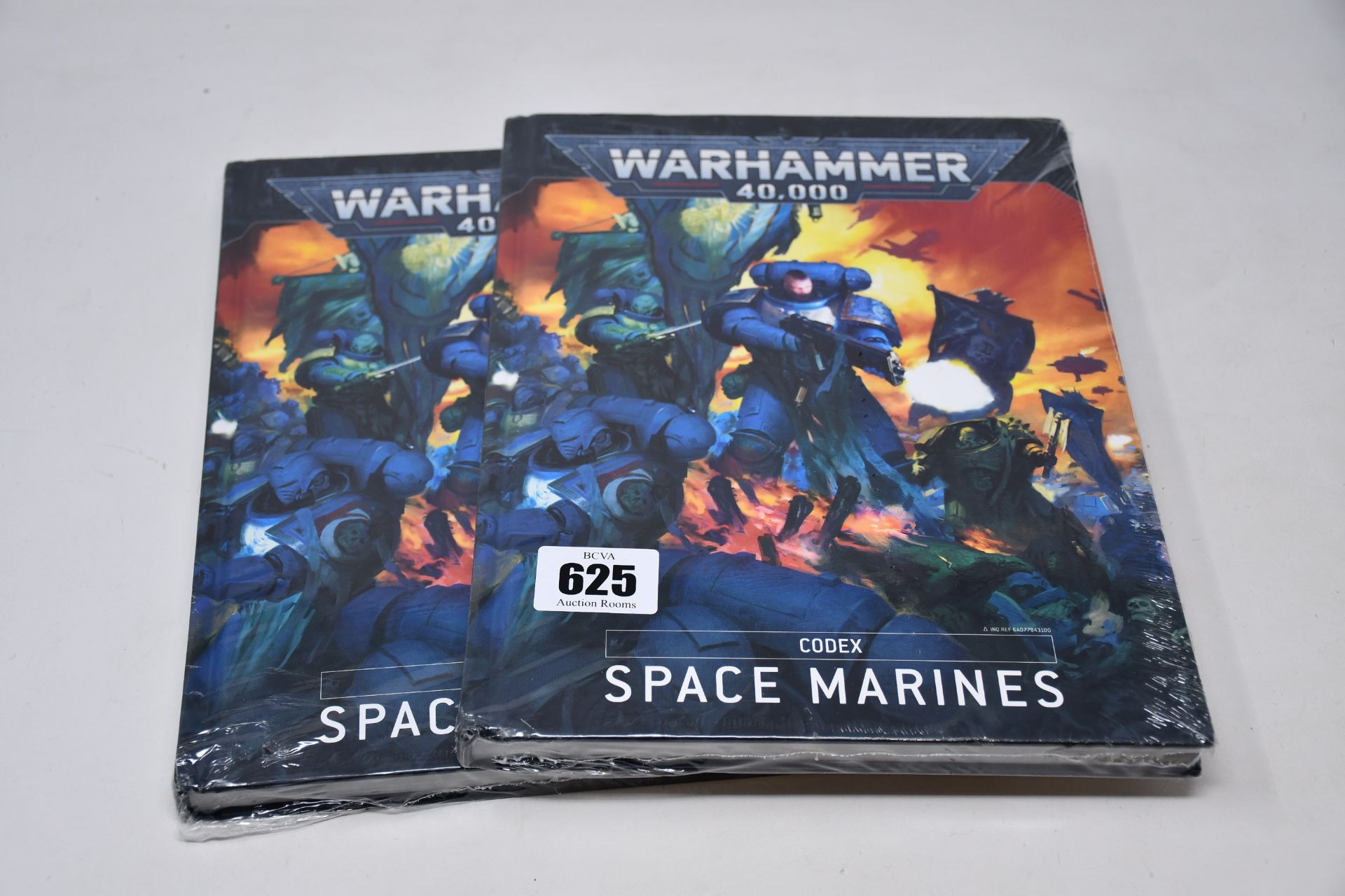 Seven as new Warhammer 40,000 Codex Space Marine books (French edition).