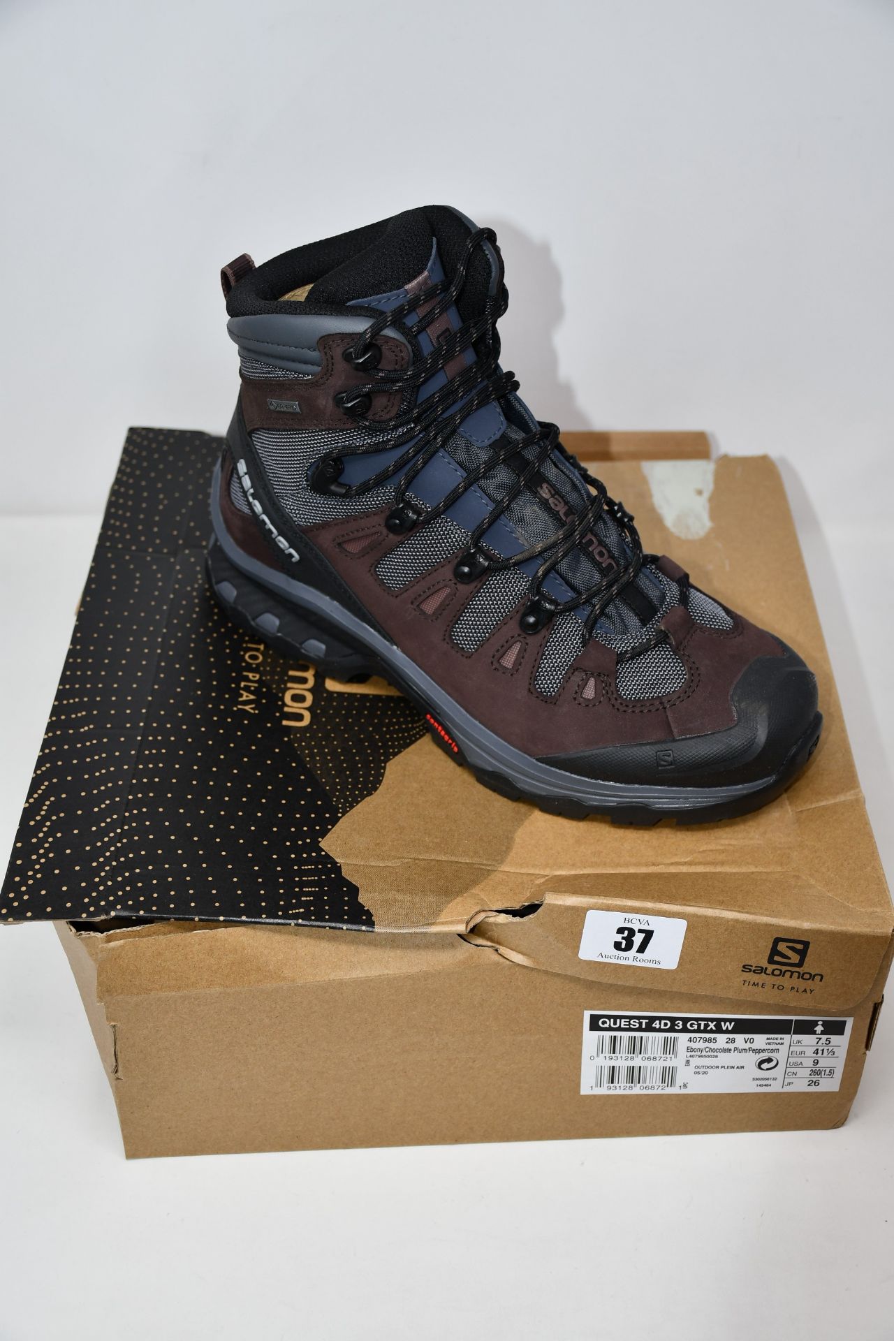 A pair of women's as new Salomon Quest 4D 3 GTX boots (UK 7.5).