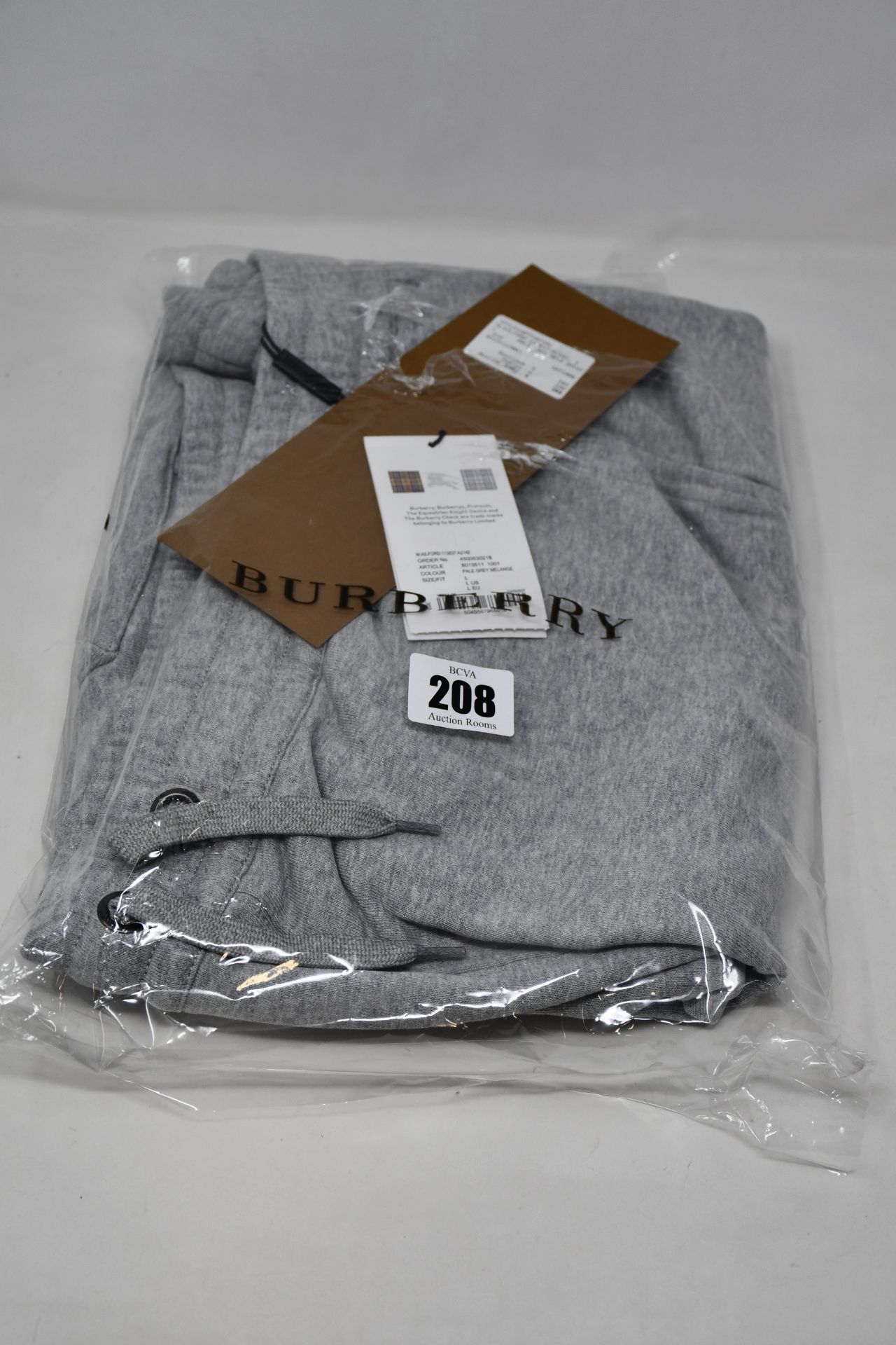 A pair of as new Burberry Ailford sweatpants (L - RRP €169).