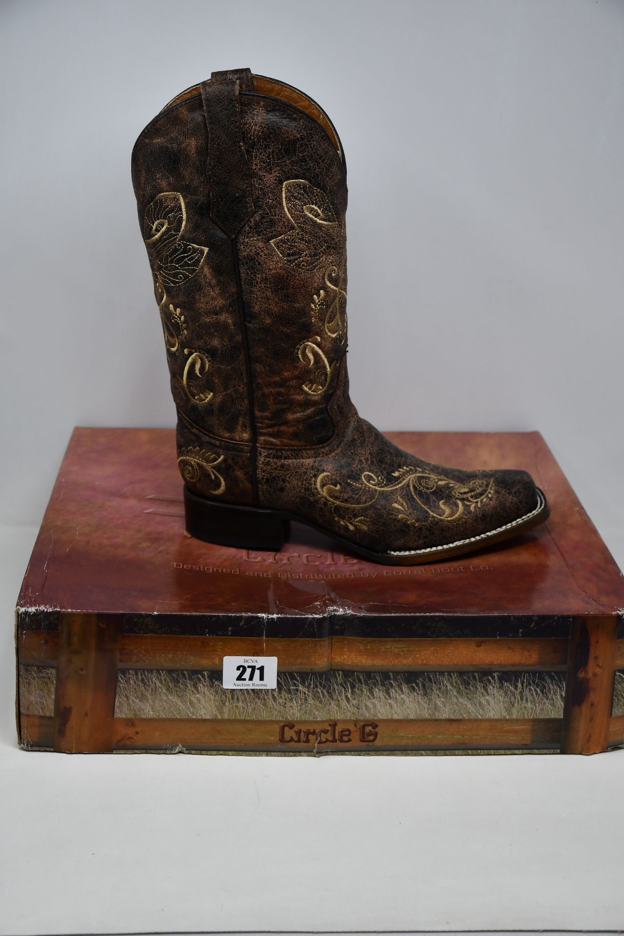 A pair of as new Circle G distressed brown-brown dragonfly cowboy boots (US 10.5).