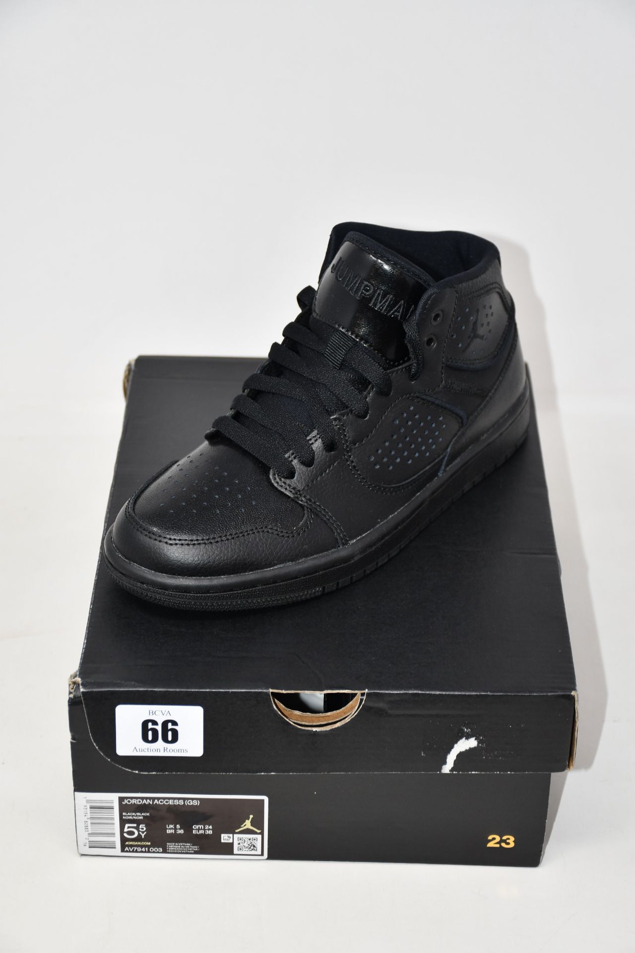 A pair of as new Nike Jordan Access (UK 5).