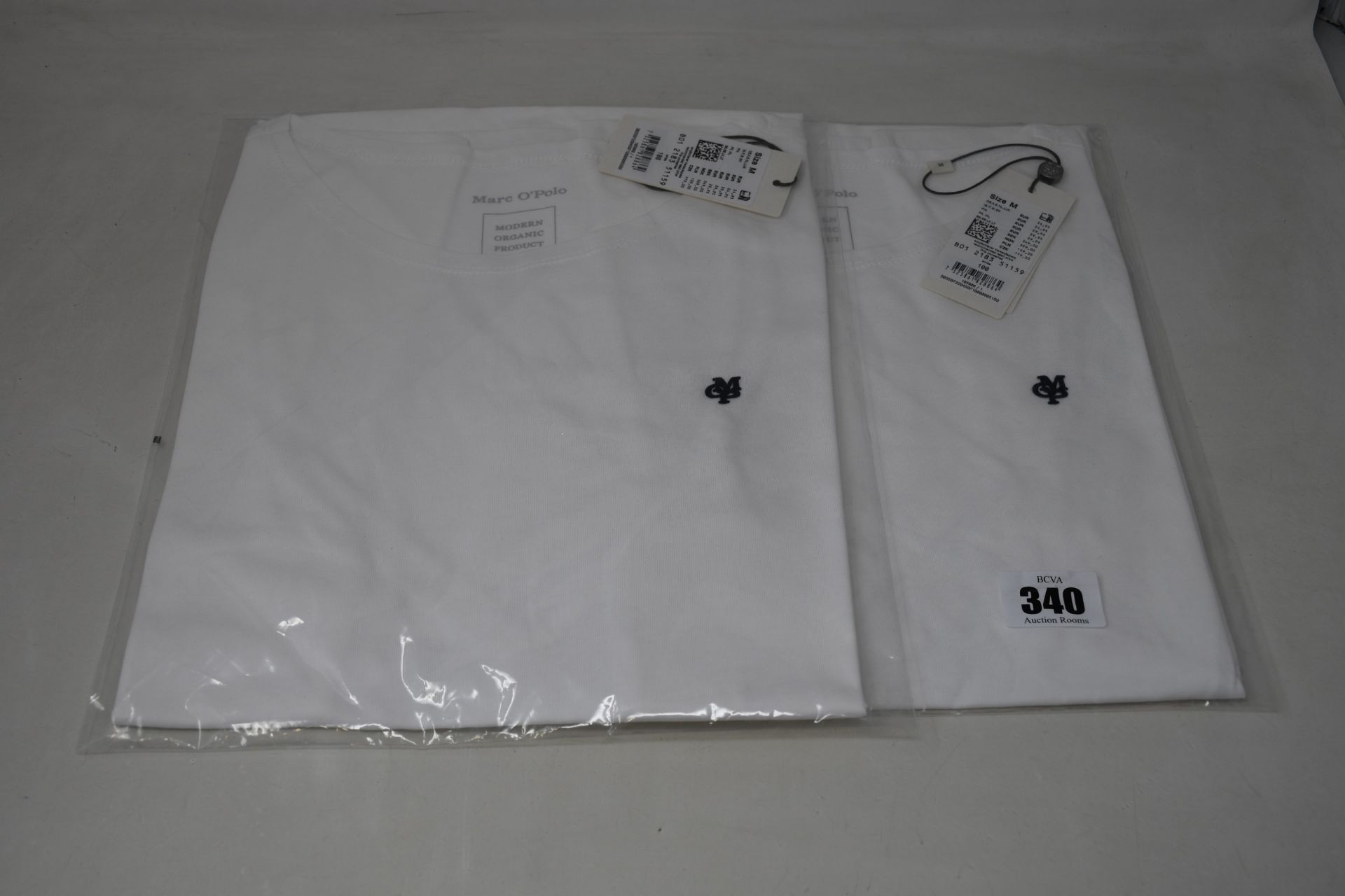 Five as new Marc O'Polo white T-shirts (2 x S, 3 x M - RRP €30 each).