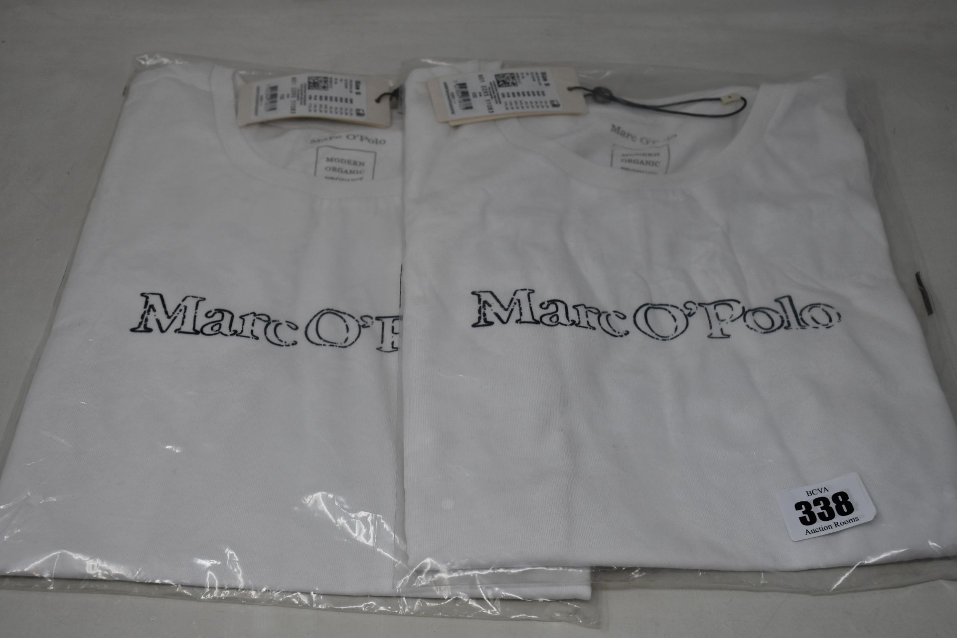 Five as new Marc O'Polo white T-shirts with logo (2 x S, 2 x M, 1 x XL - RRP €30 each).