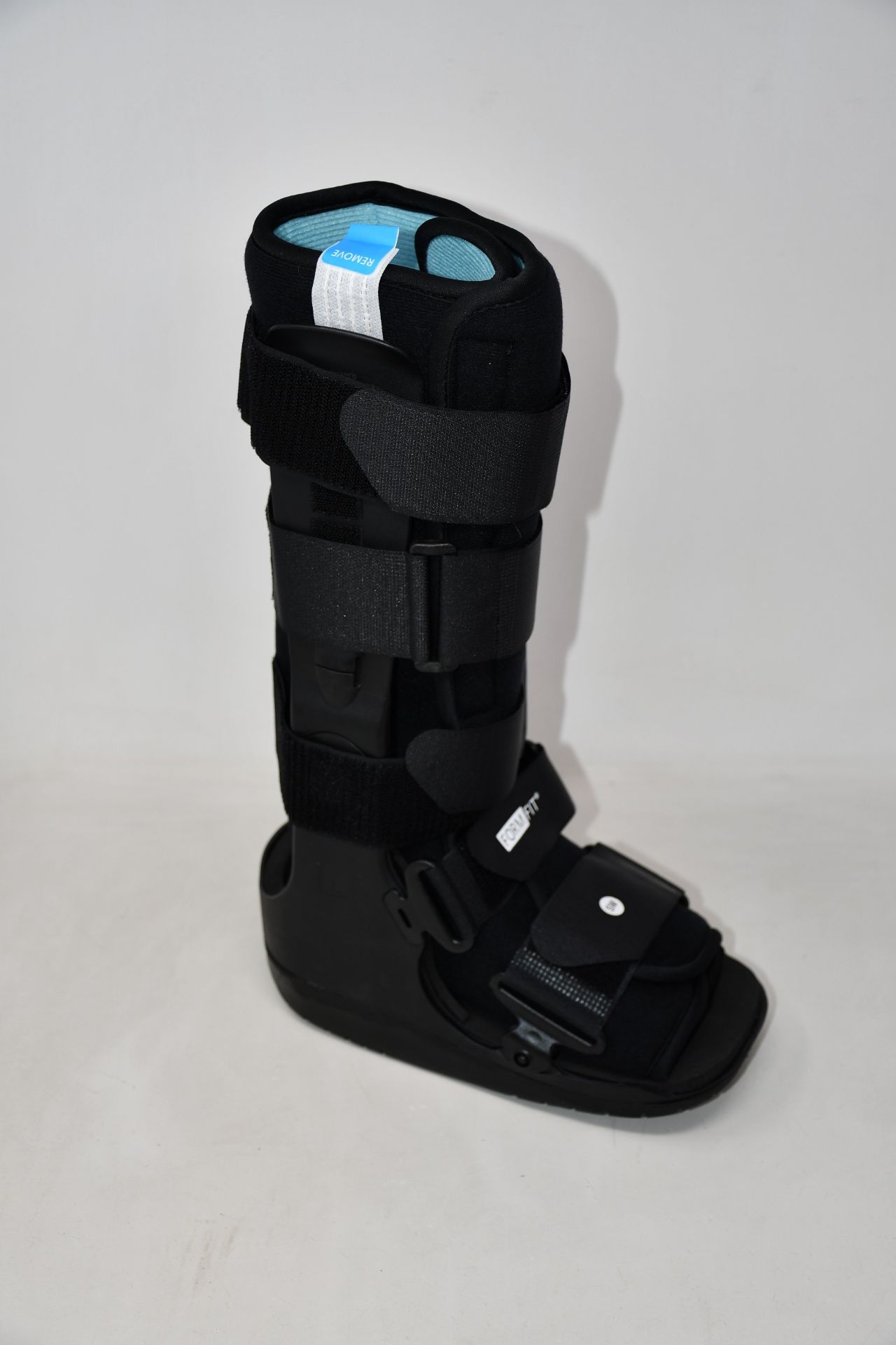 Eight as new Ossur Form Fit Walkers in black (Small).
