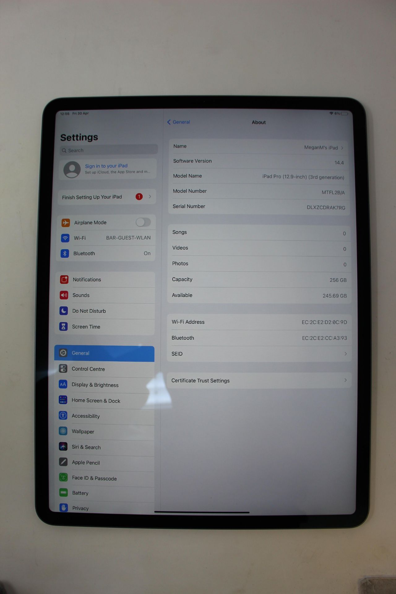 SOLD FOR PARTS: A pre-owned Apple iPad Pro 3 12.9" A1876 256GB in Space Grey (Activation lock clear) - Image 4 of 7