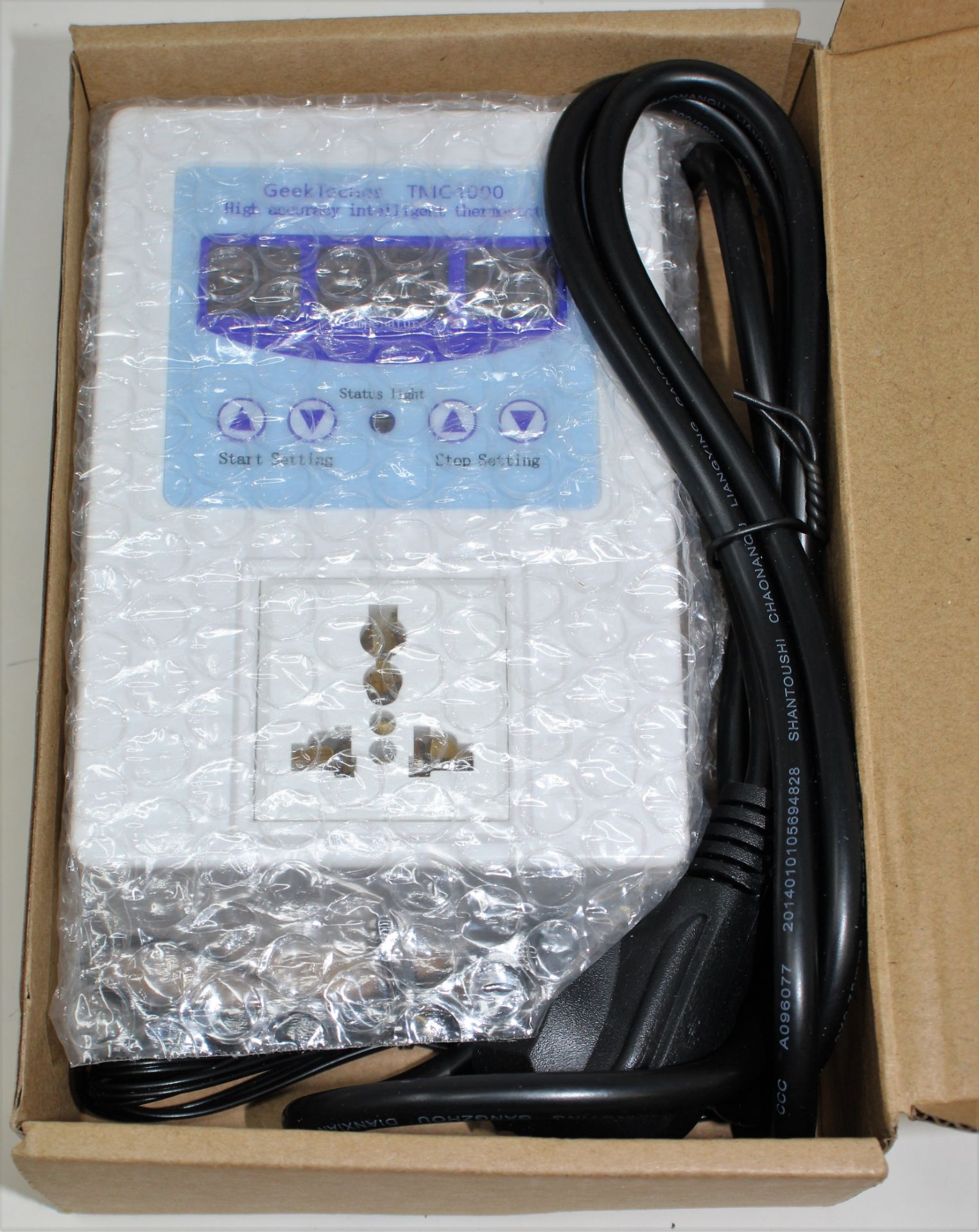 A box of assorted as new electrical items and accessories to include Airpod Charging Cases, LED - Image 7 of 10