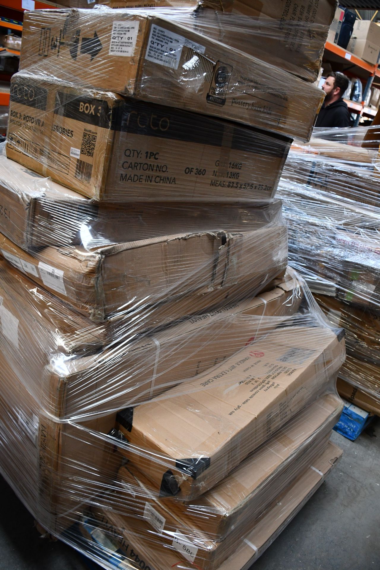 A pallet of miscellaneous flat pack furniture, household and related items. - Image 3 of 4