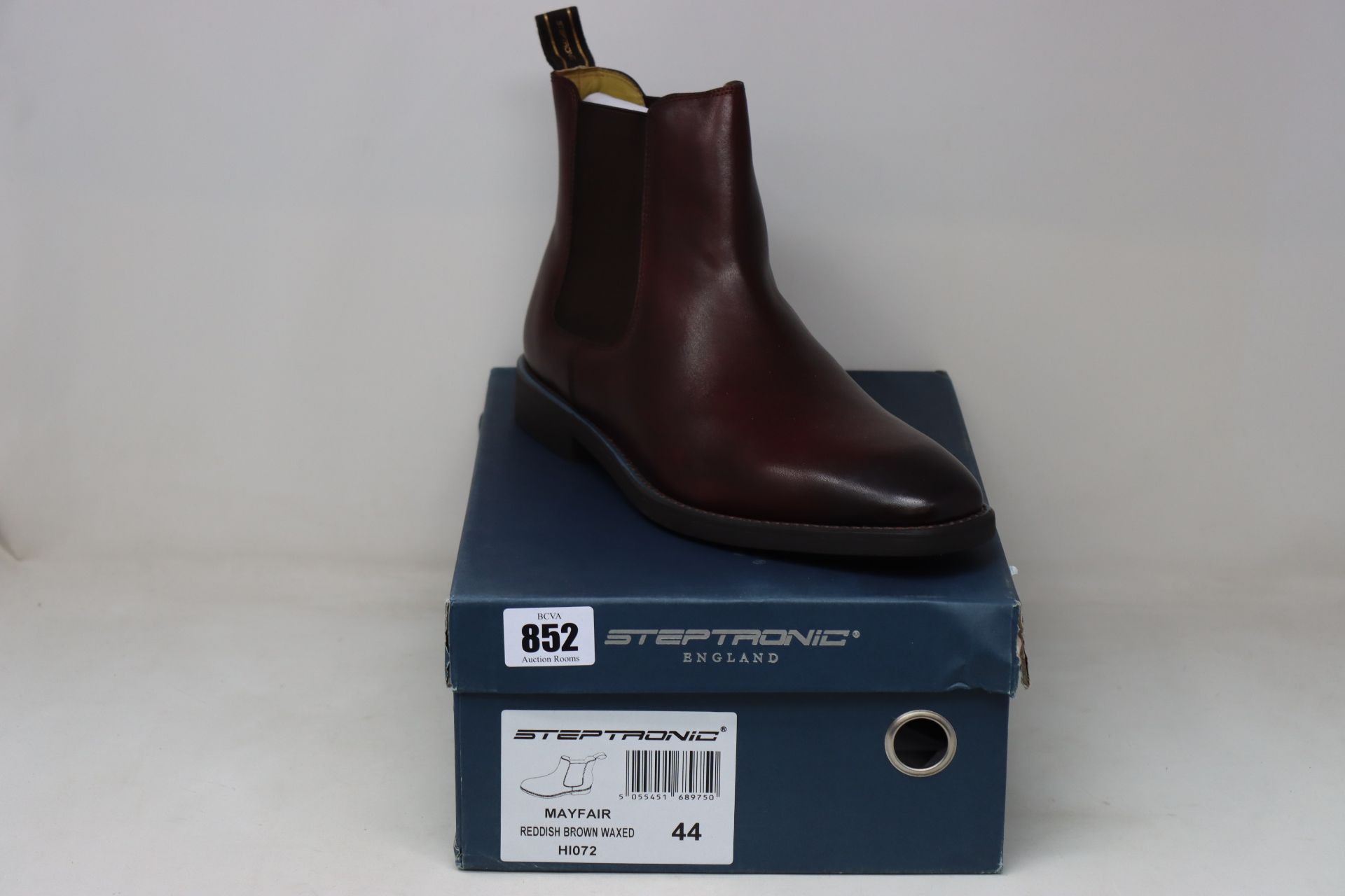 A pair of as new Steptronic Mayfair boots (EU 44).