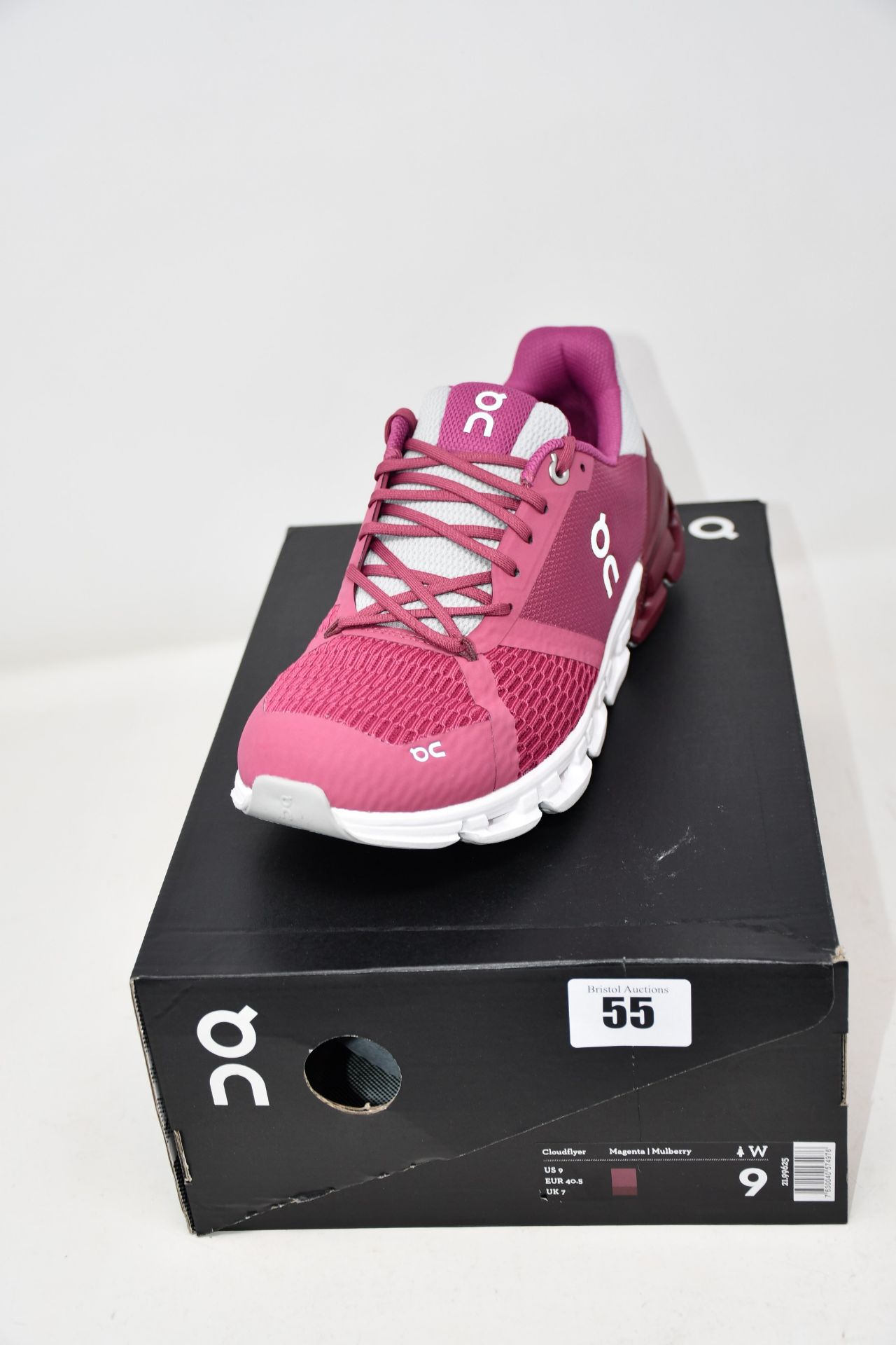 A pair of women's as new On Running Cloudflyer trainers (UK 7).