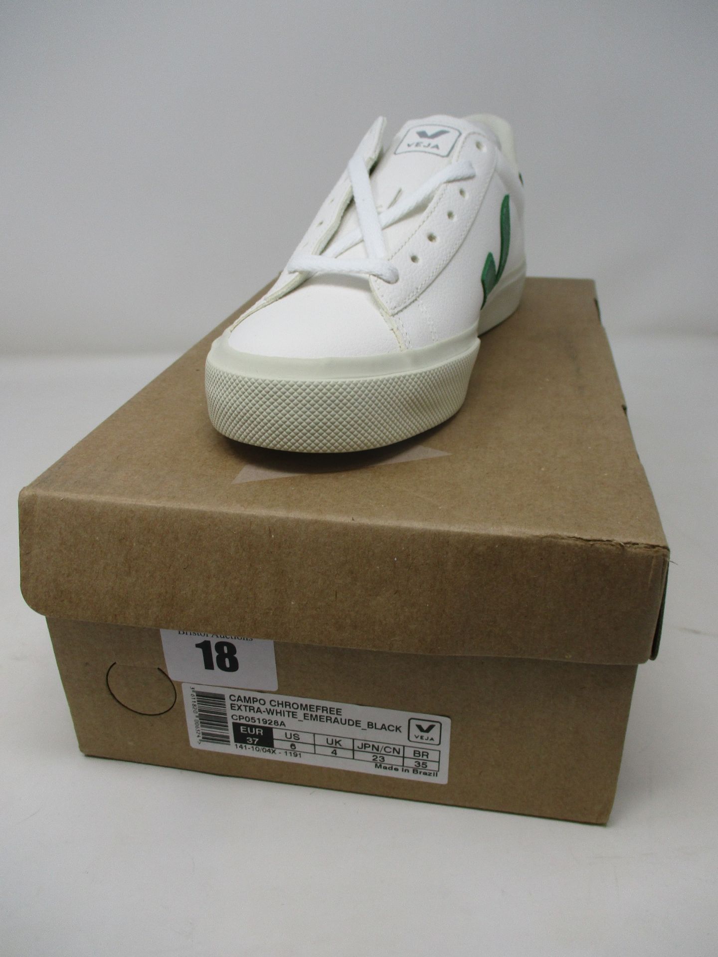 A pair of as new Veja Campo Chromefree trainers (UK 4).