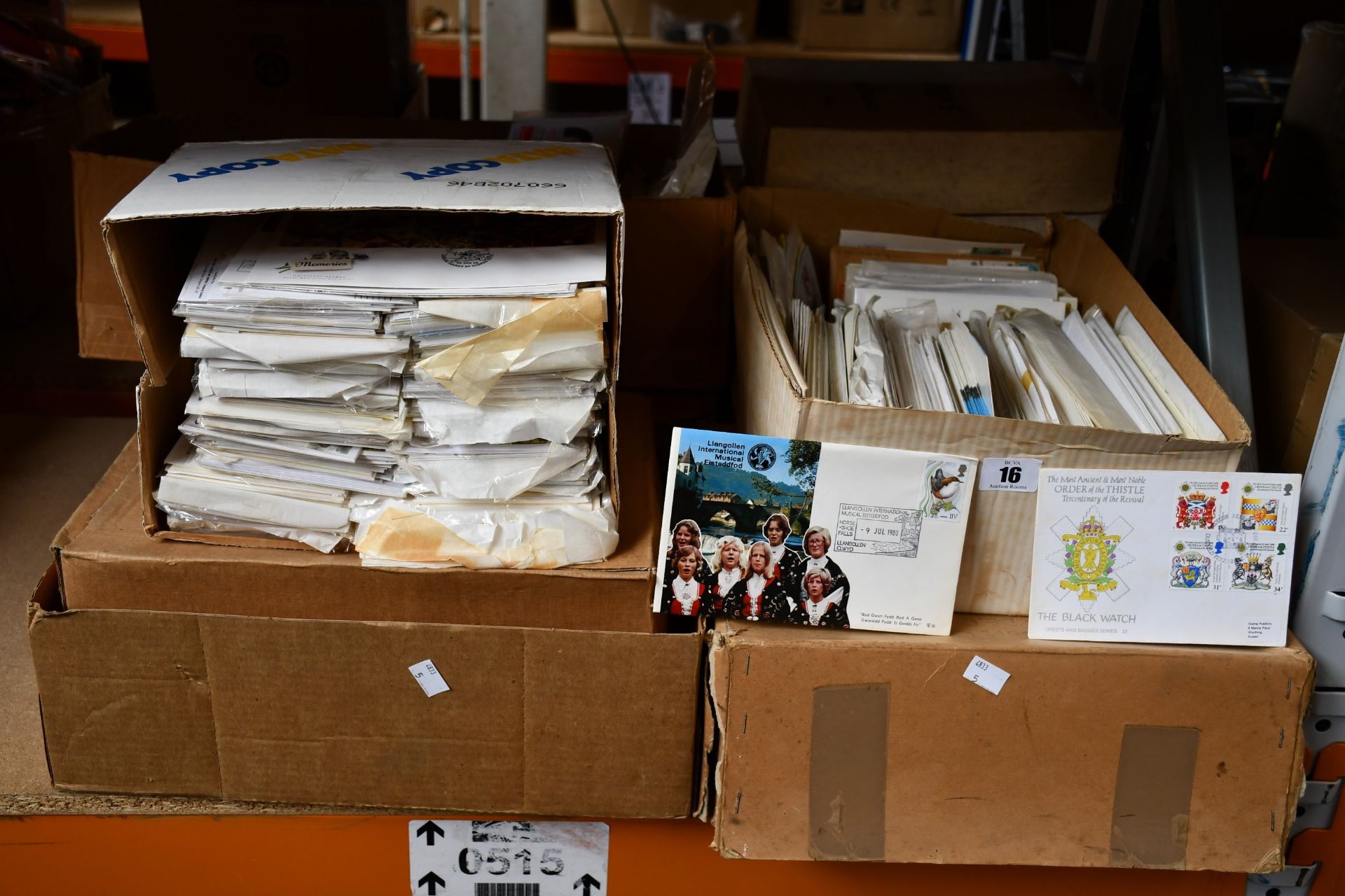 A large stock of commemorative and first day covers, many good themes, thousands.