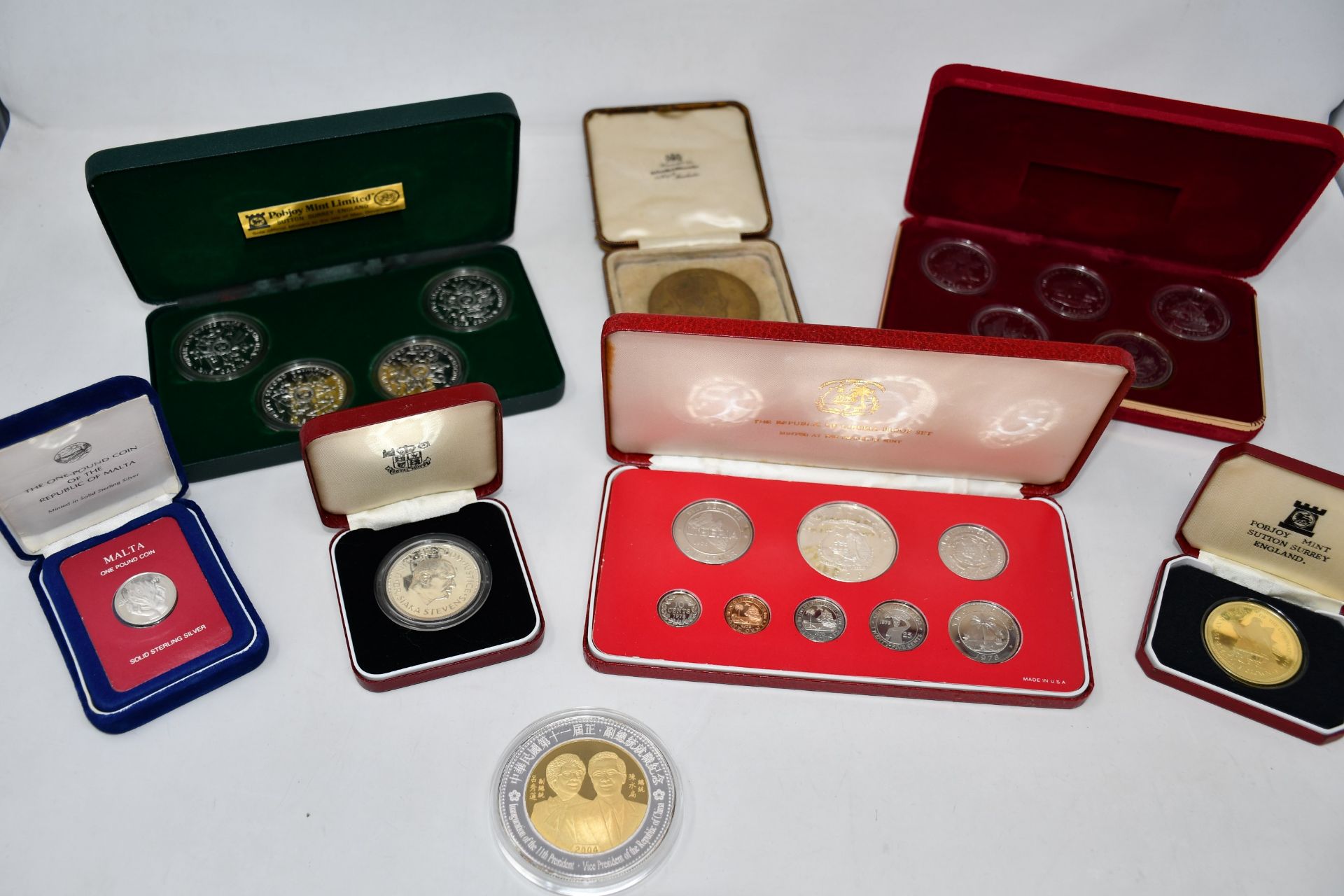 A box of coins to include large quantity of mostly sterling silver commemorative proof coins, - Image 3 of 4