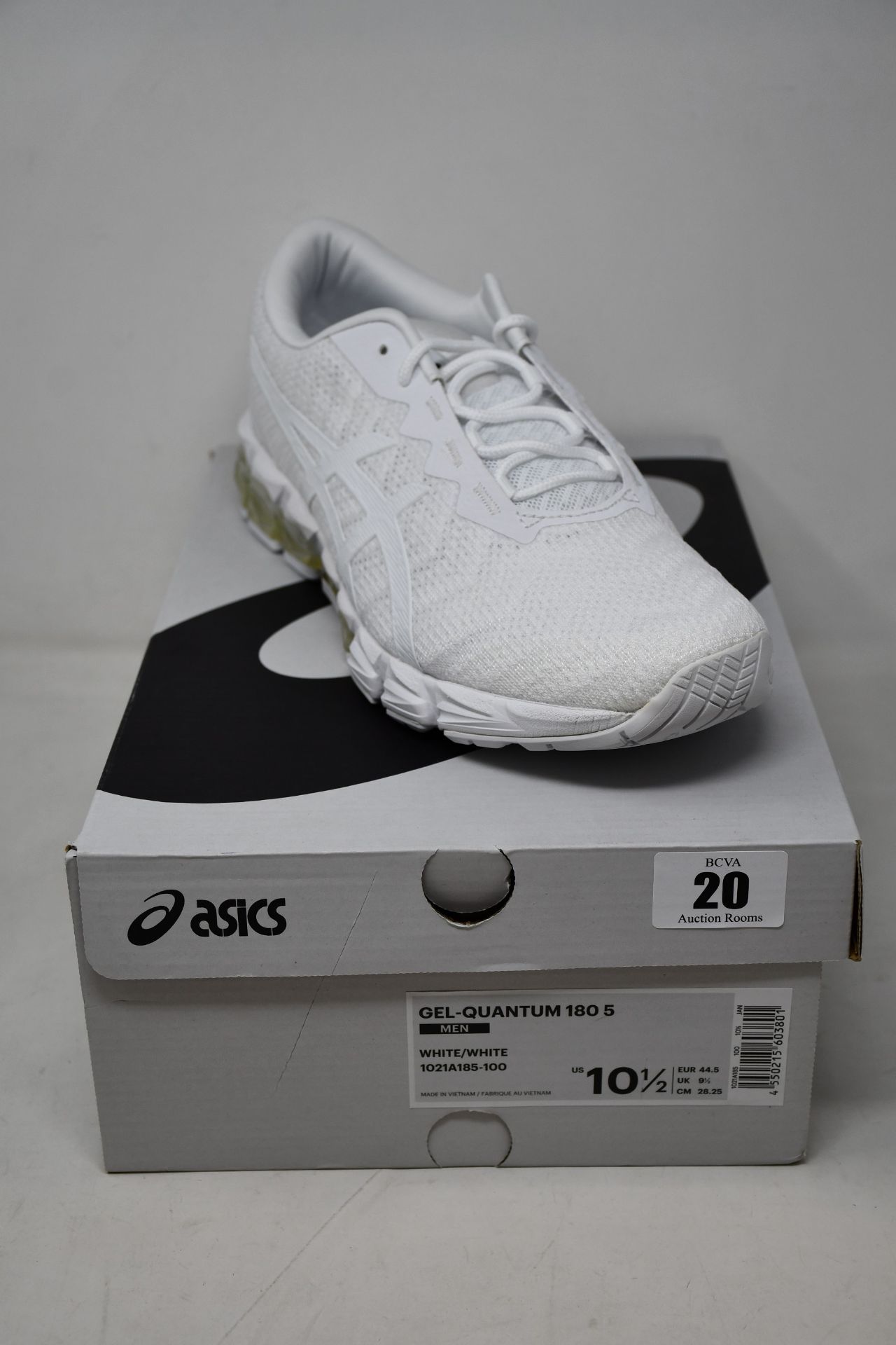 A pair of as new Asics Gel-Quantum 180 5 trainers (UK 9.5).