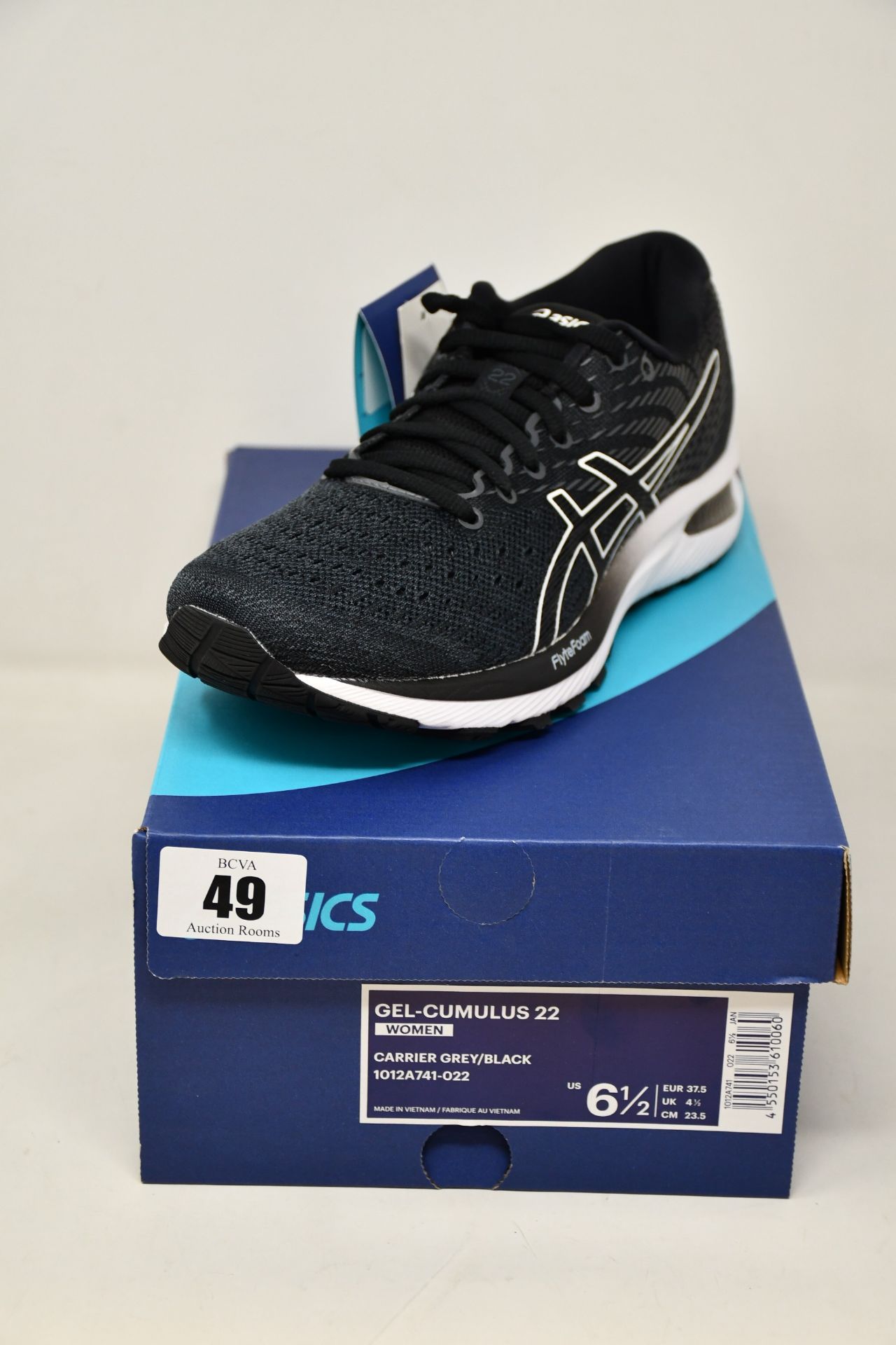 A pair of women's as new Asics Gel-Cumulus 22 trainers (UK 4.5).