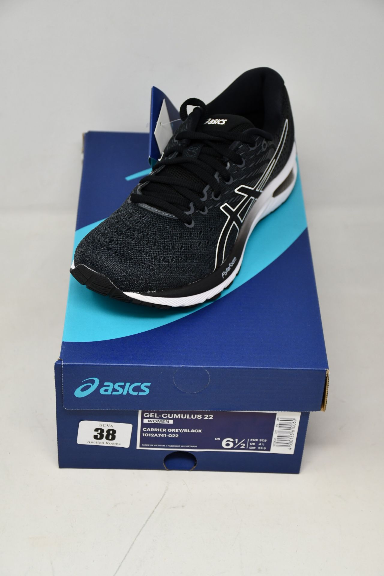 A pair of women's as new Asics Gel-Cumulus 22 trainers (UK 4.5).