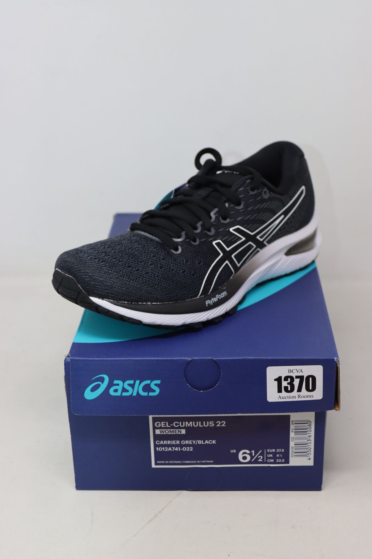 A pair of women's as new Asics Gel-cumulus 22 trainers (UK 4.5).