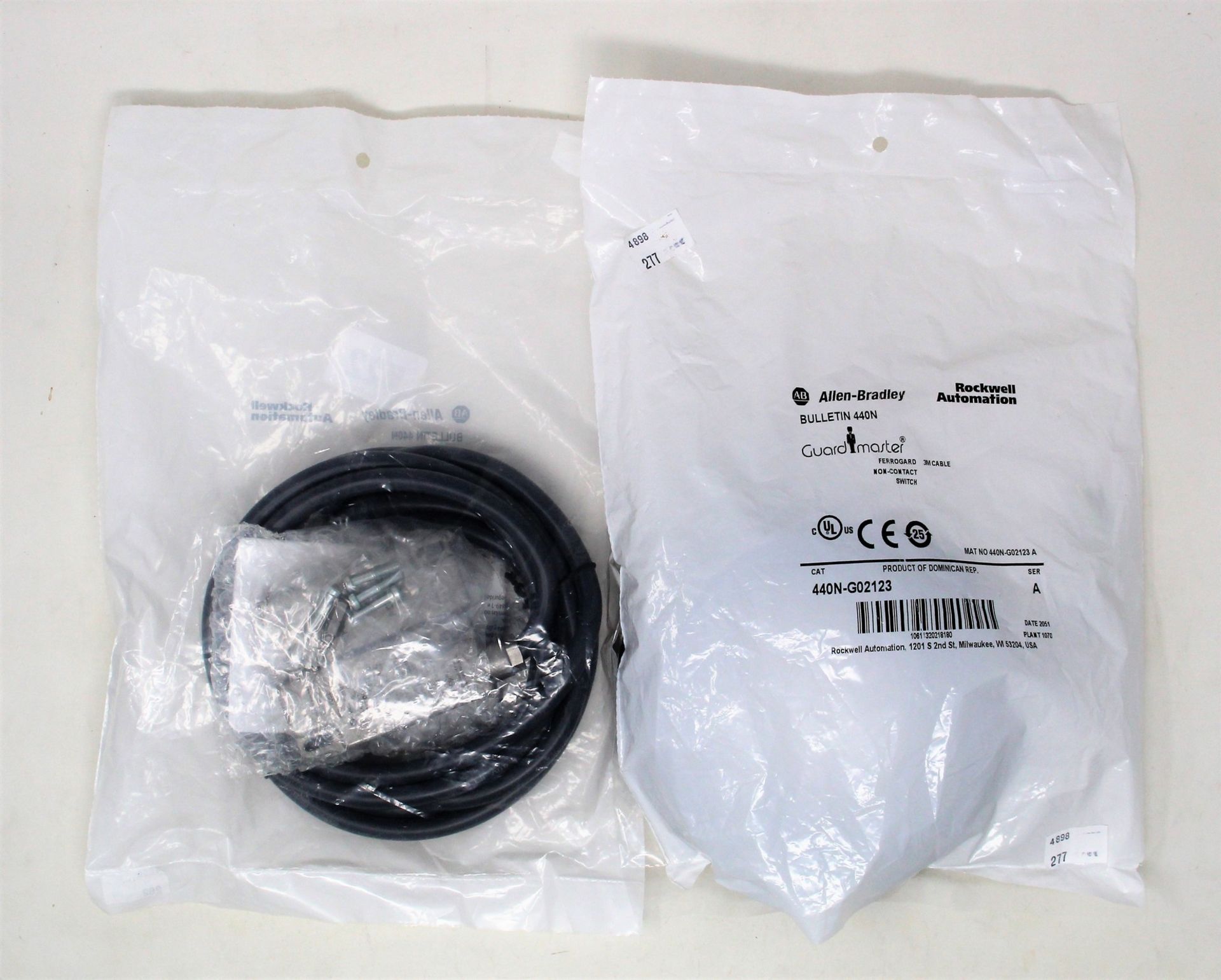 An as new Allen Bradley Guardmaster 440N-G02123 Ferrogard Non-Contact Switch (3M cable) (Packaging