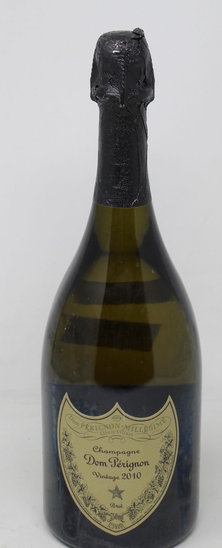 A bottle of Don Perignon champagne vintage 2010 (750ml) (Over 18's only).