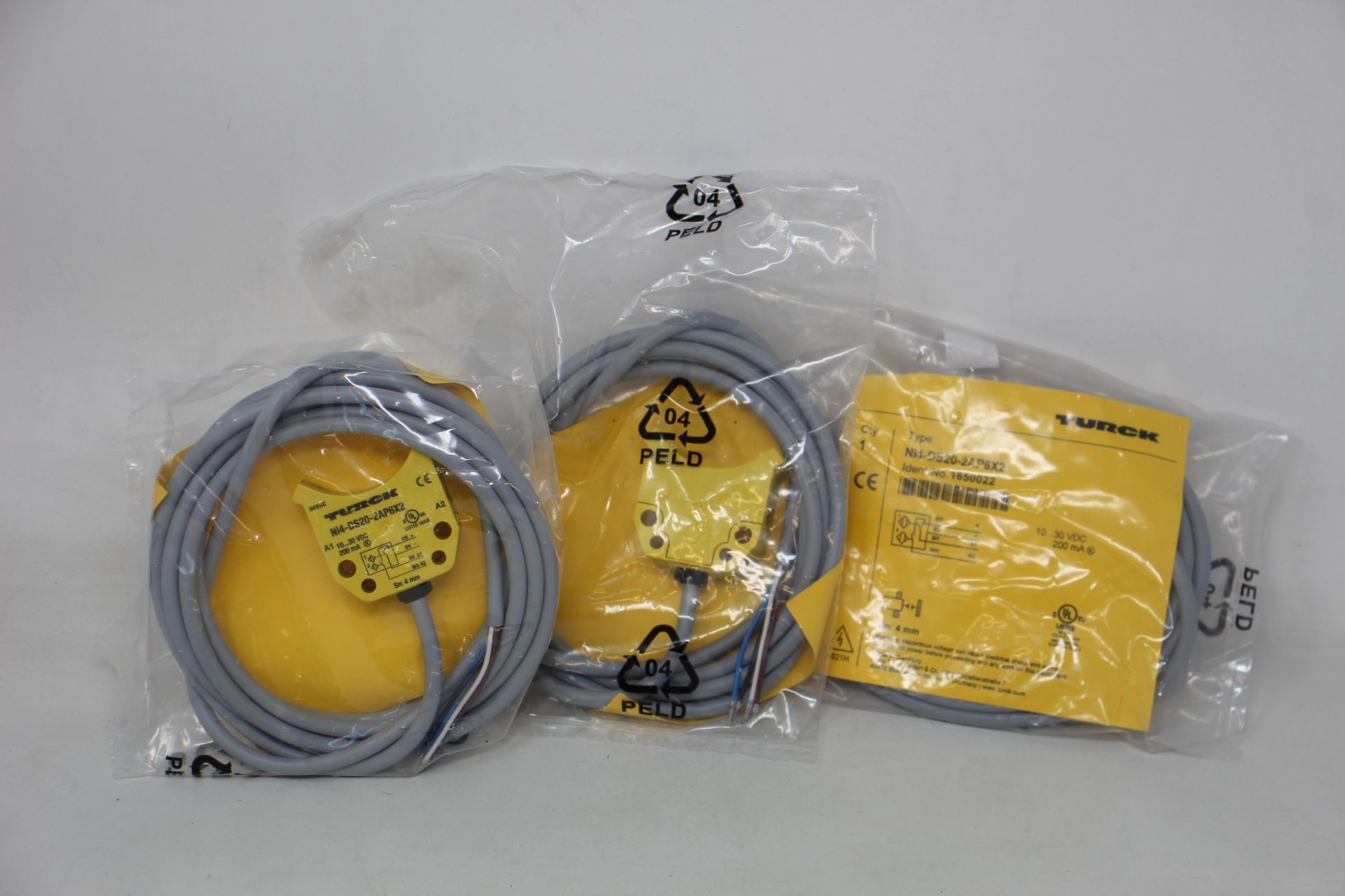 Three as new Turck inductive proximity sensors (Ni4-DS20-2AP6X2, 165022).