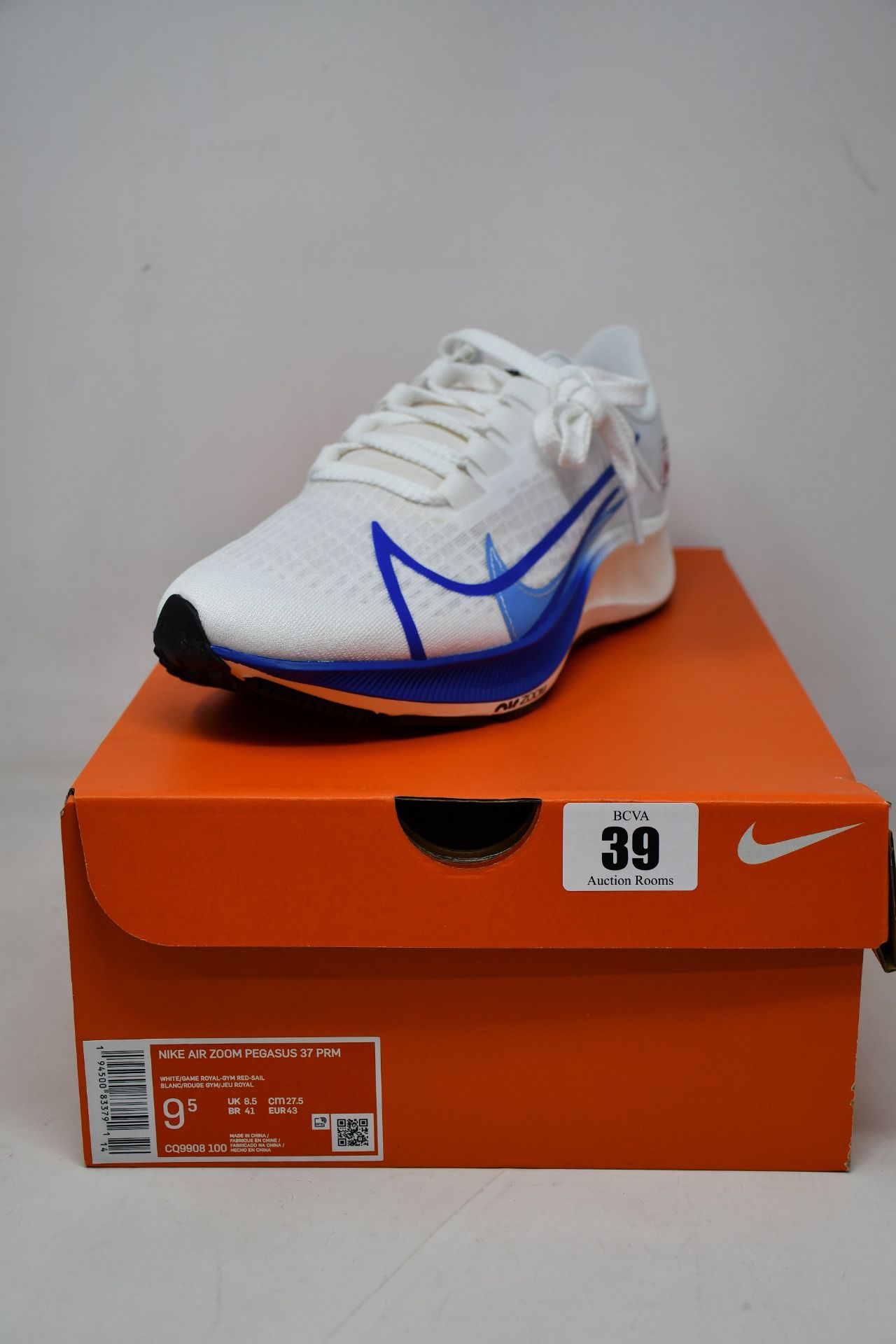 A pair of as new Nike Air Zoom Pegasus 37 PRM trainers (UK 8.5).